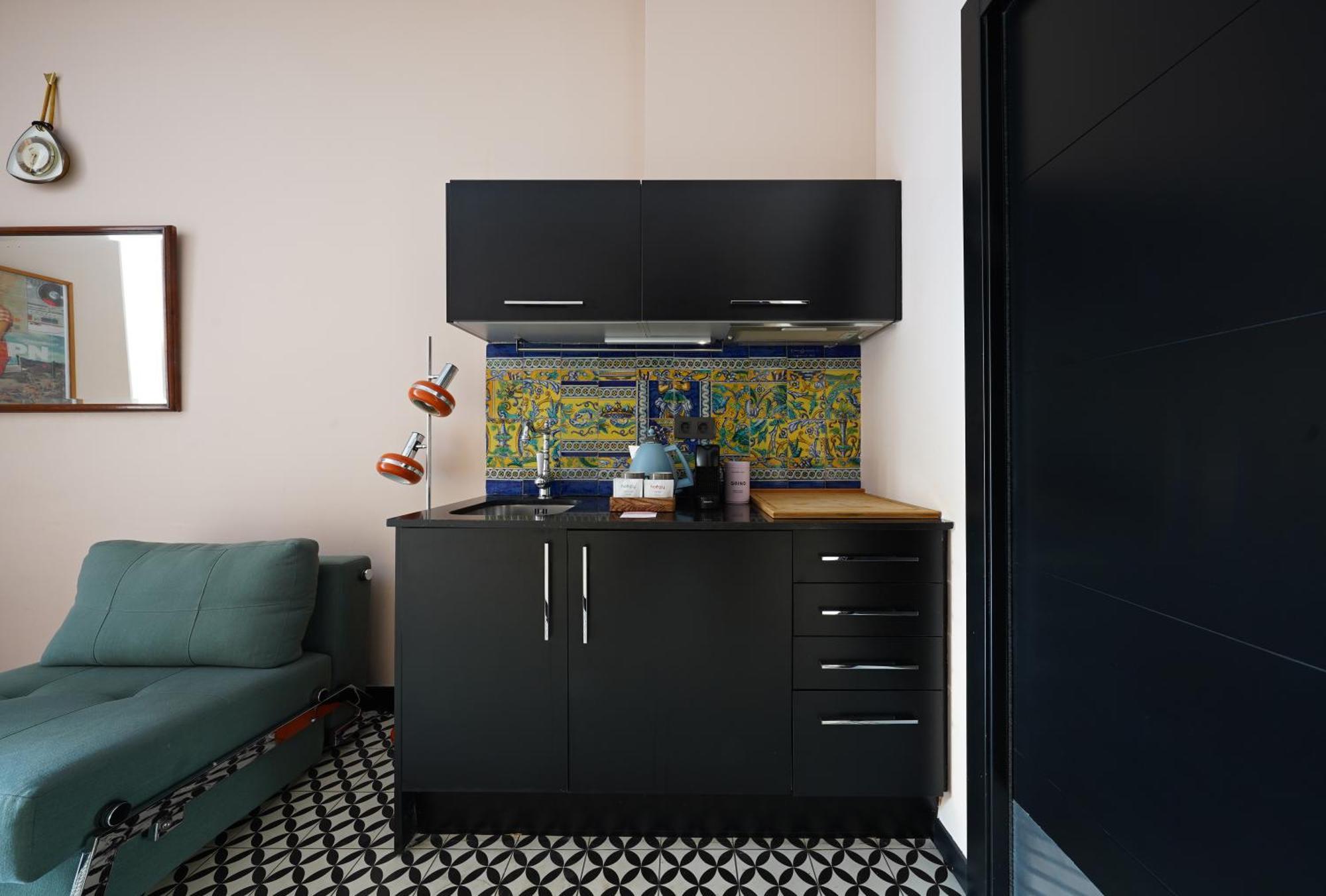 Medium Room Terrace