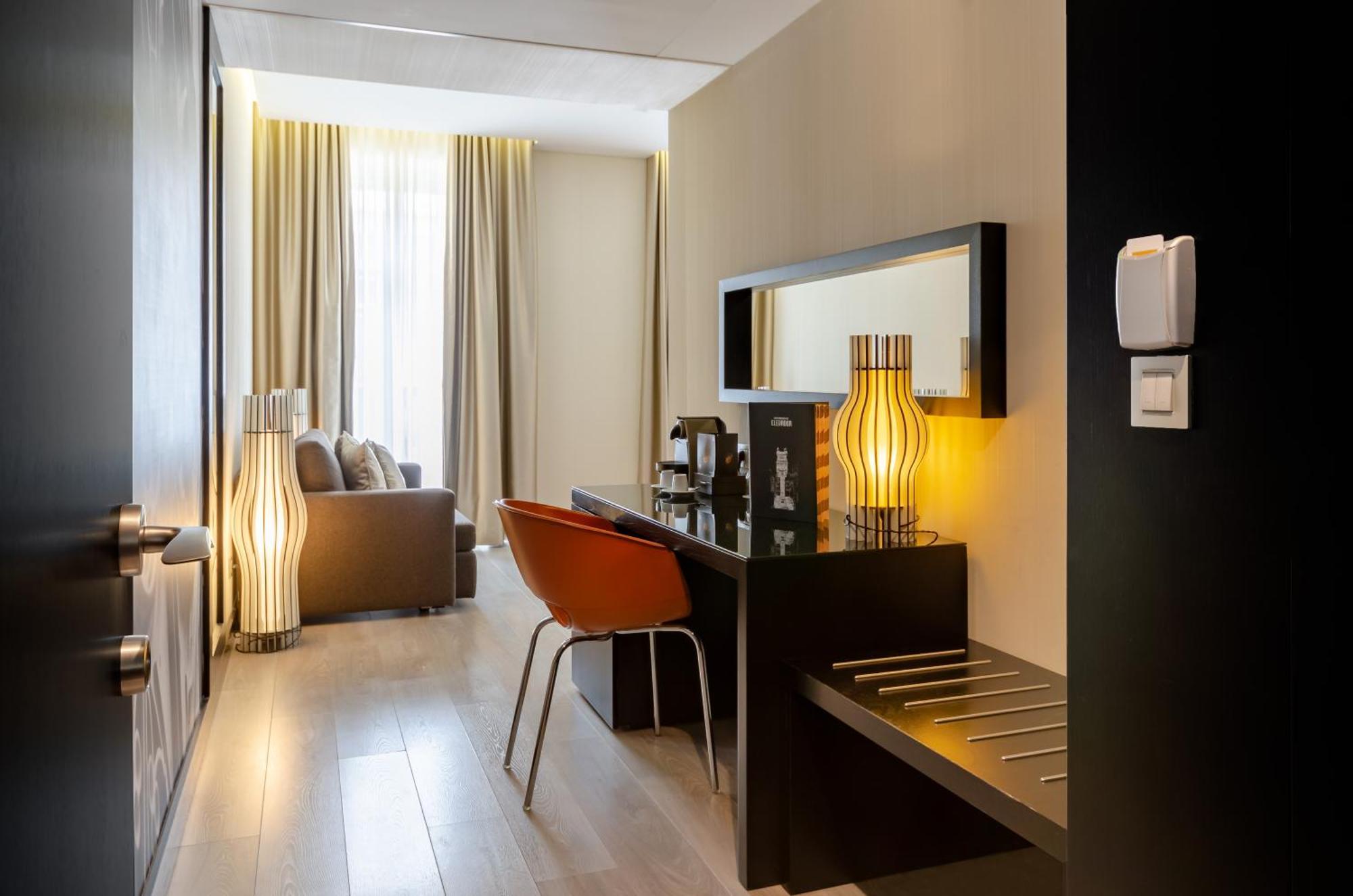 Suite Street View