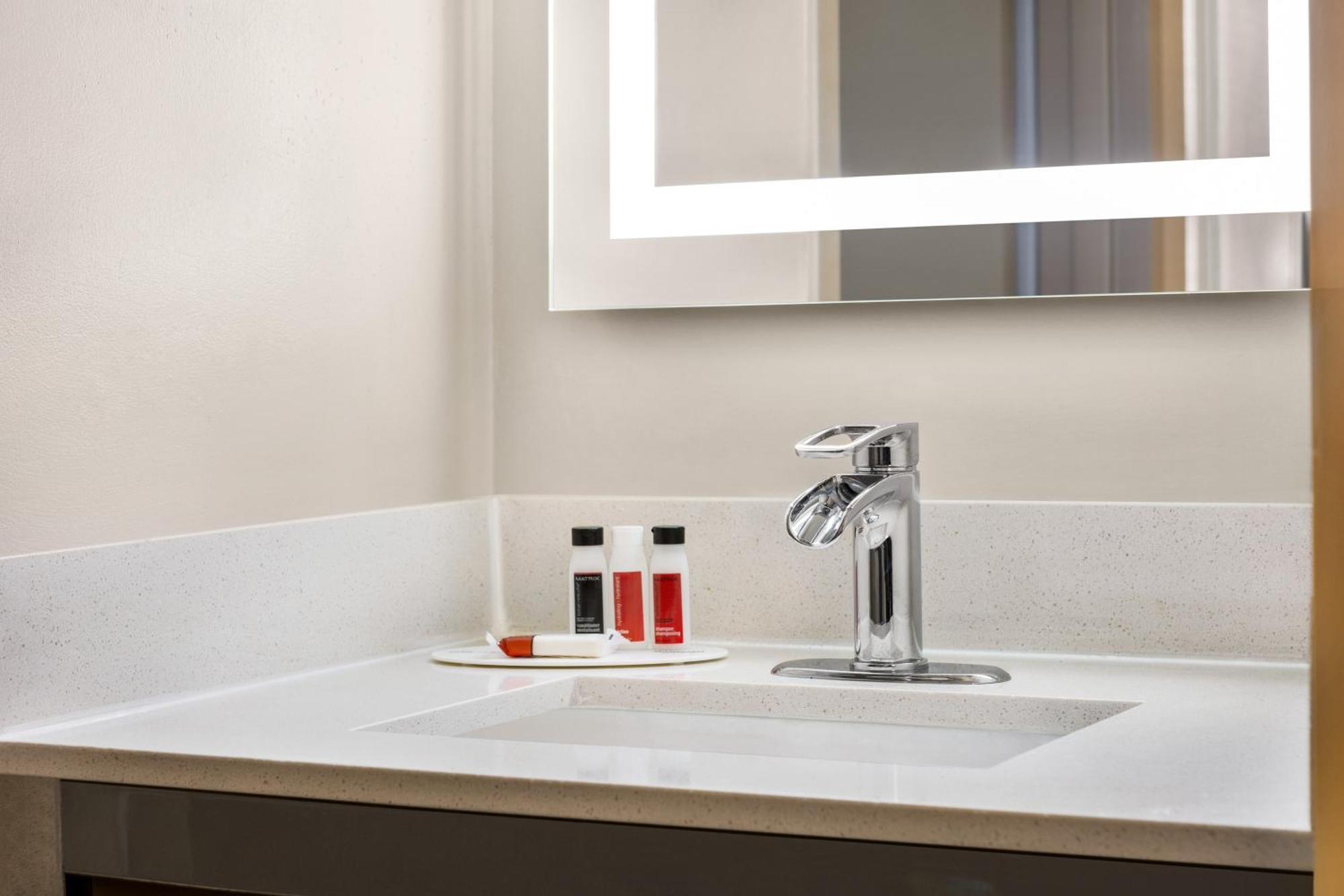 Queen Room - Disability Access - Non-Smoking,1710265578:JPEG