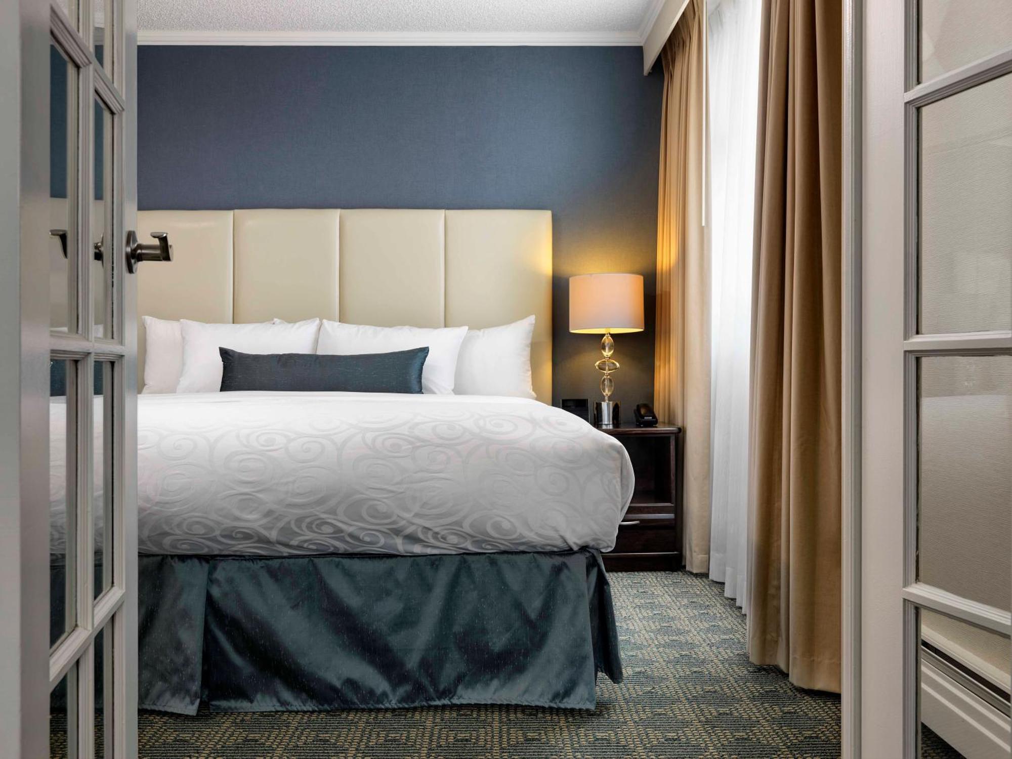 One-Bedroom Suite,1436241055:JPEG