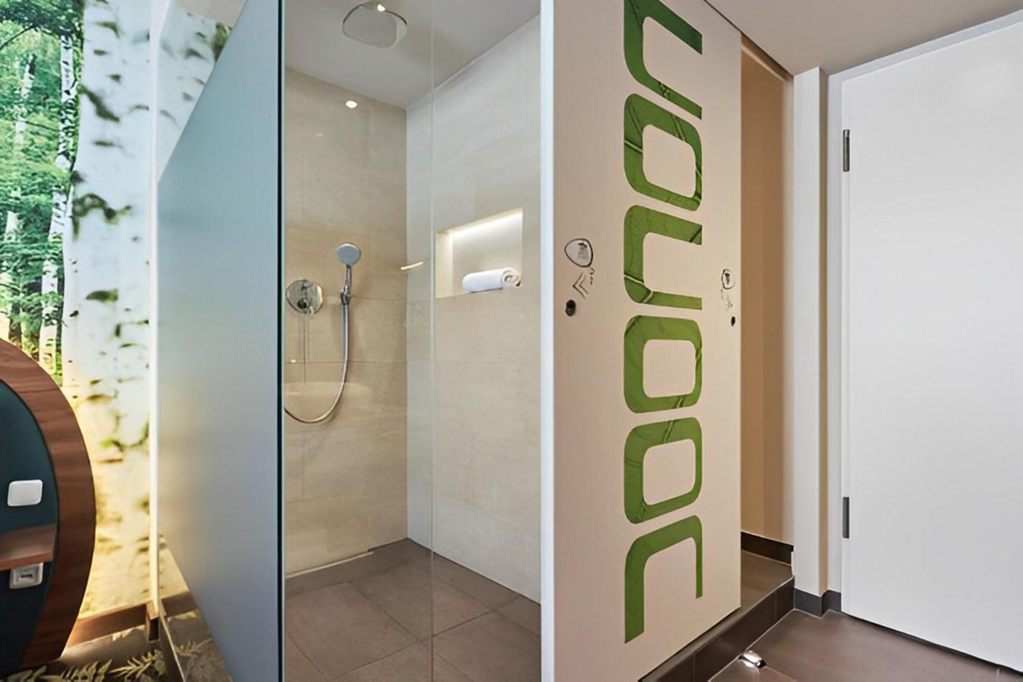 Double Room for Single Use