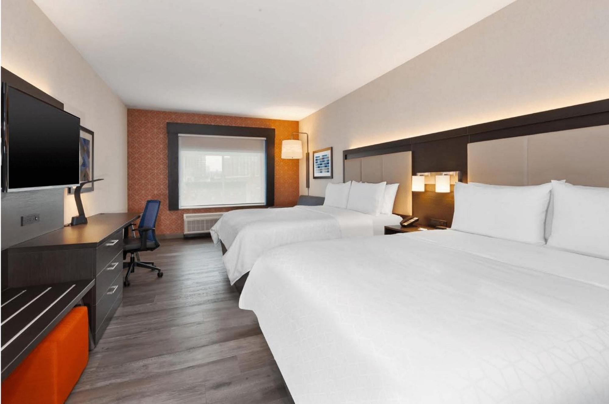 Standard Queen Room with Two Queen Beds and Mobility Accessible Tub