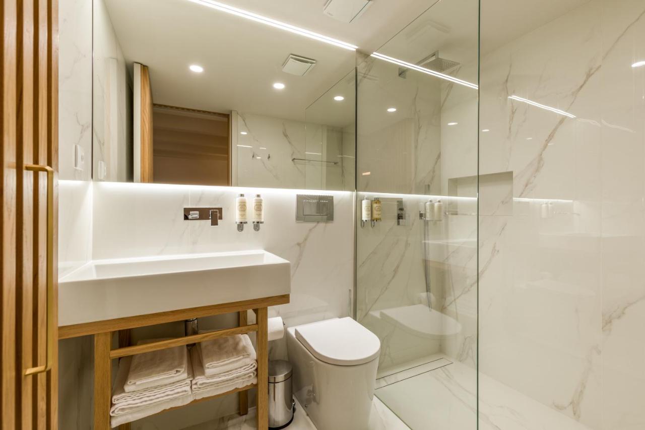 Large Double or Twin Room