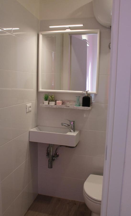 Double Room Private Bathroom