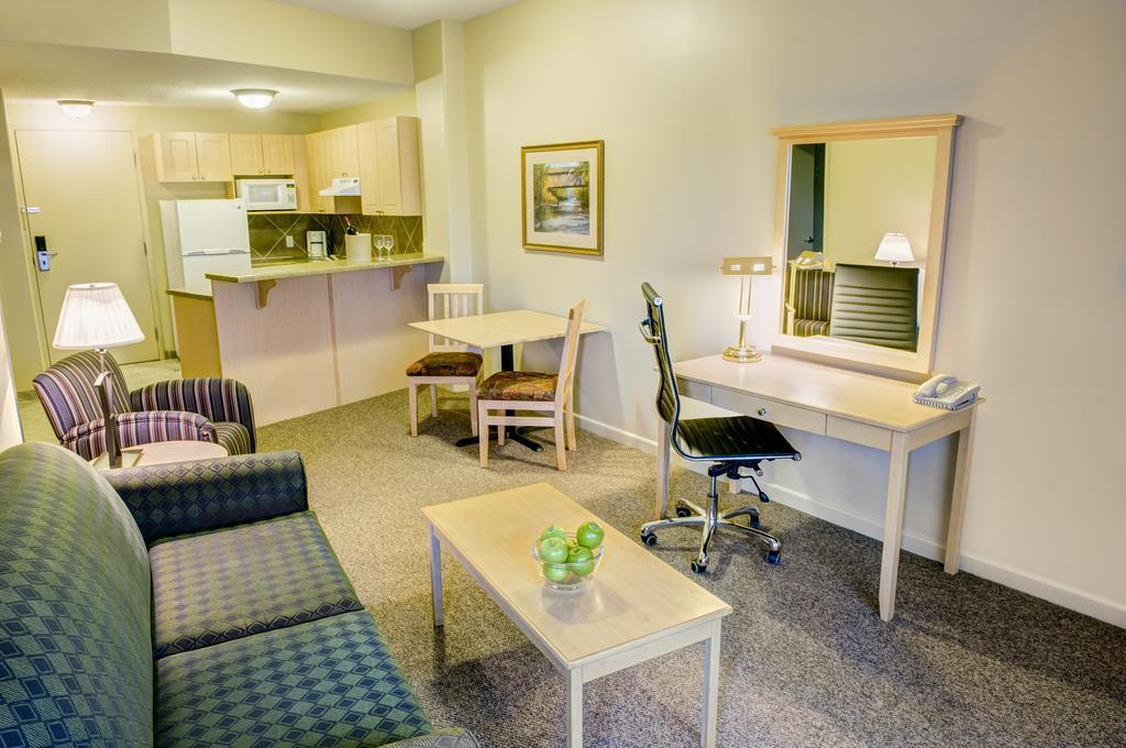 One Bedroom Suite with Two Double Beds,147759197:JPEG