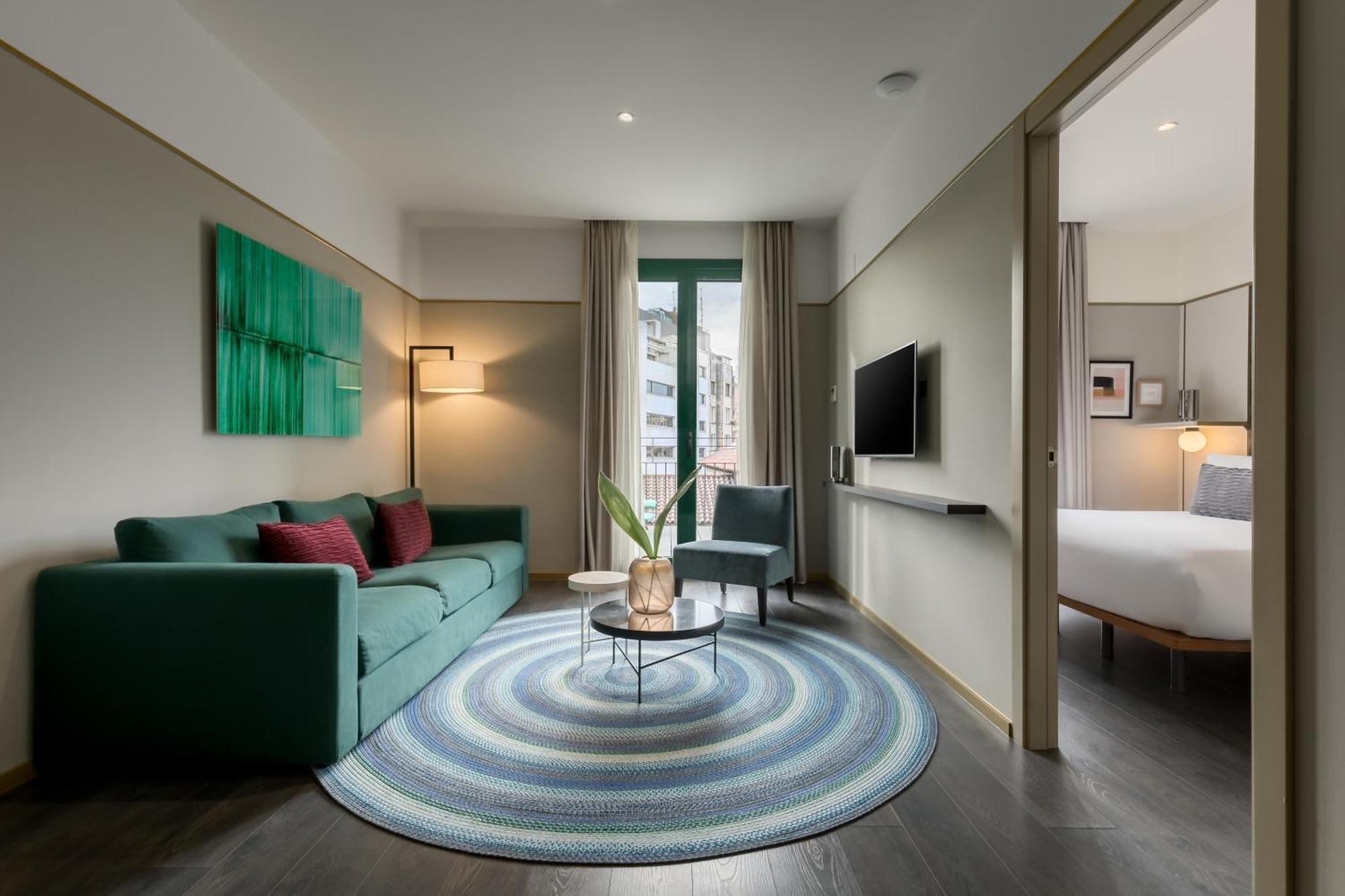 Two-Bedroom Apartment with Terrace,968964298:JPEG