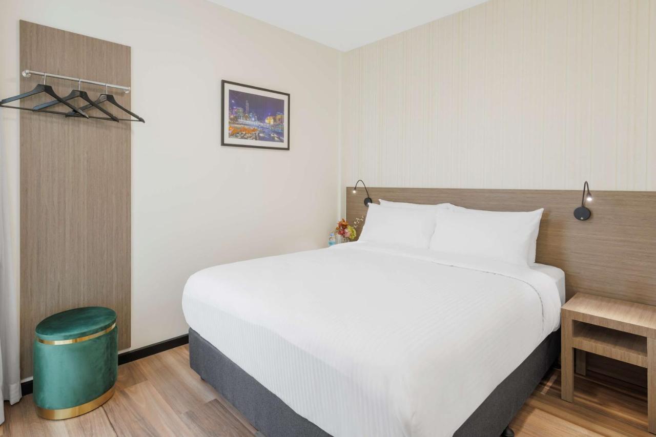 Executive Queen Room