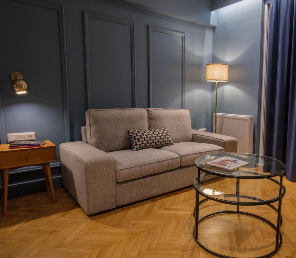 Blue One-Bedroom Suite