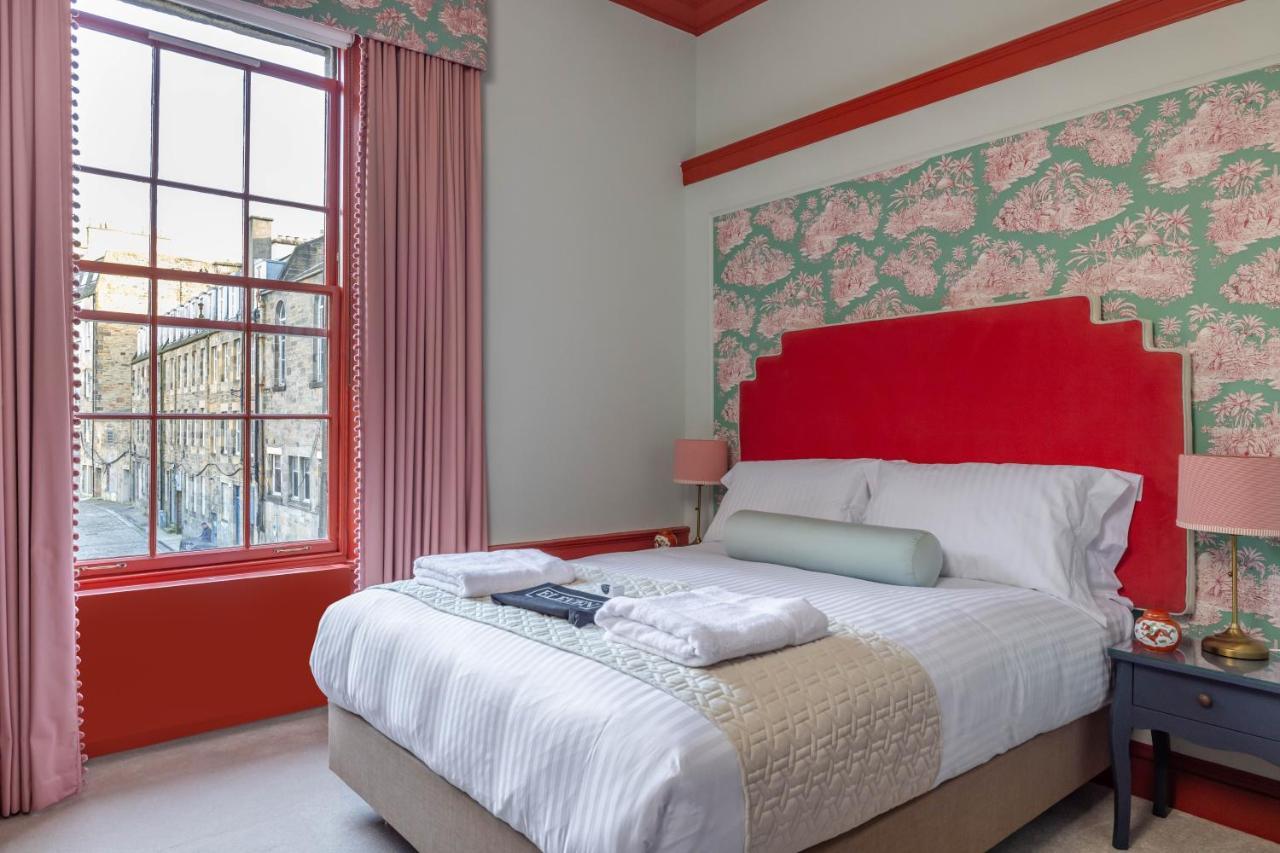 Large Double Room- Glencairn