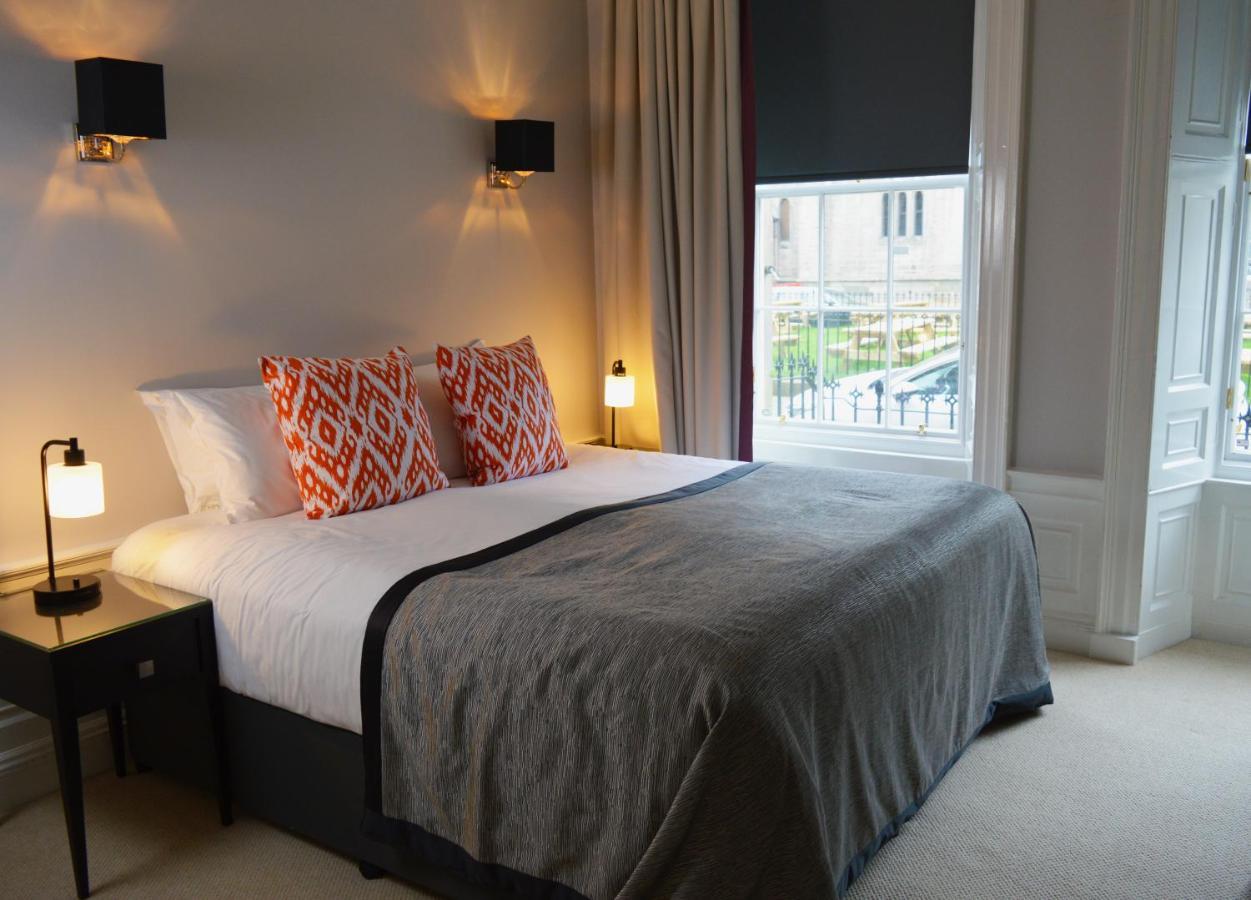 Suite Four Double Beds Two Sofa Beds Annex Room or Non-Smoking,1498620835:JPEG