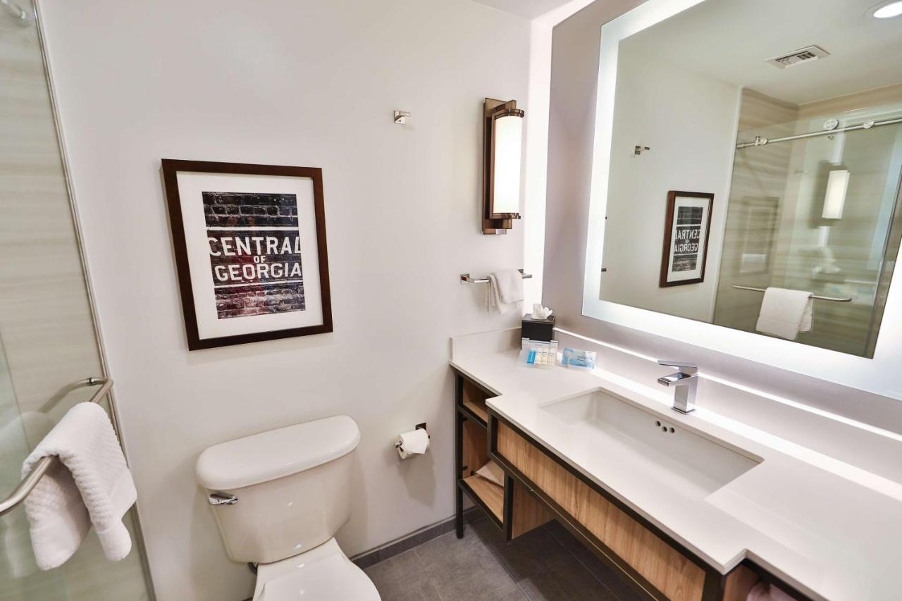 One-Bedroom King Suite with Sofa Bed