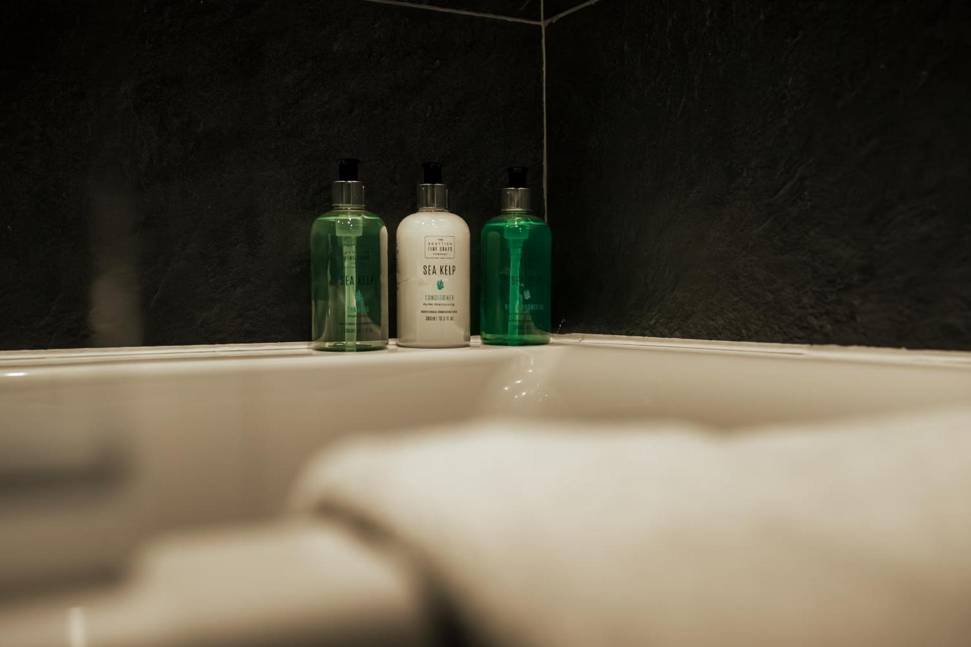 Standard Double Private External Bathroom,1499085559:JPEG