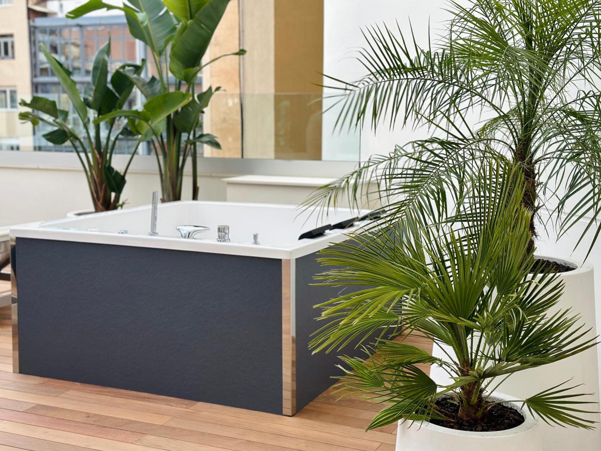 Superior Double Room with Terrace and Jacuzzi