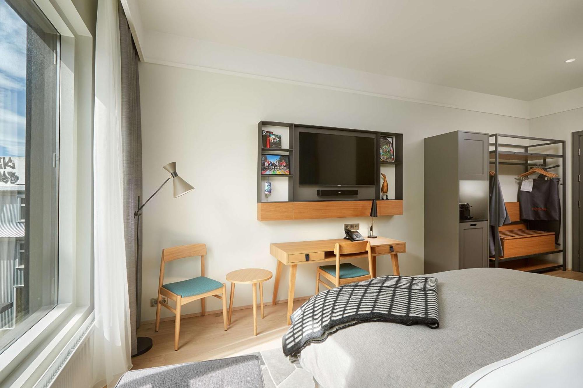 King Room,1500975166:JPEG