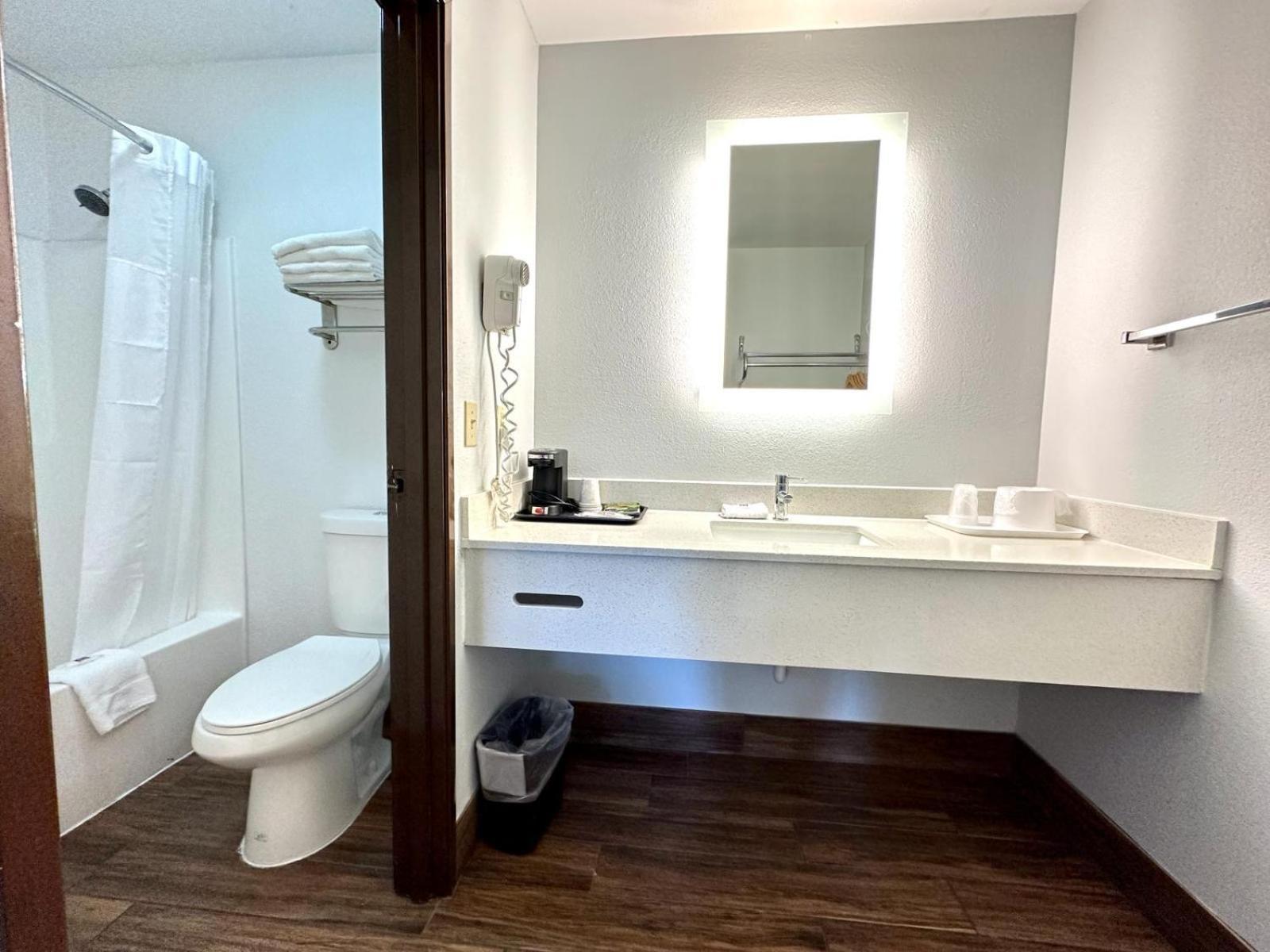 Queen Room with Two Queen Beds and Roll-in Shower - Mobility/Hearing Accessible - Non-Smoking