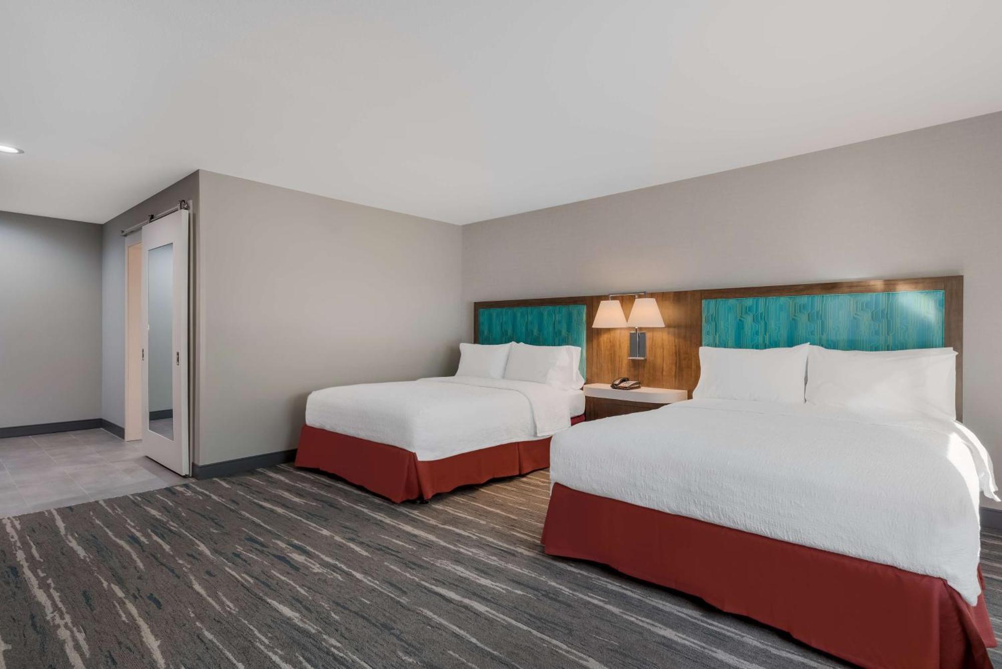 Queen Room with Two Queen Beds - Hearing Access