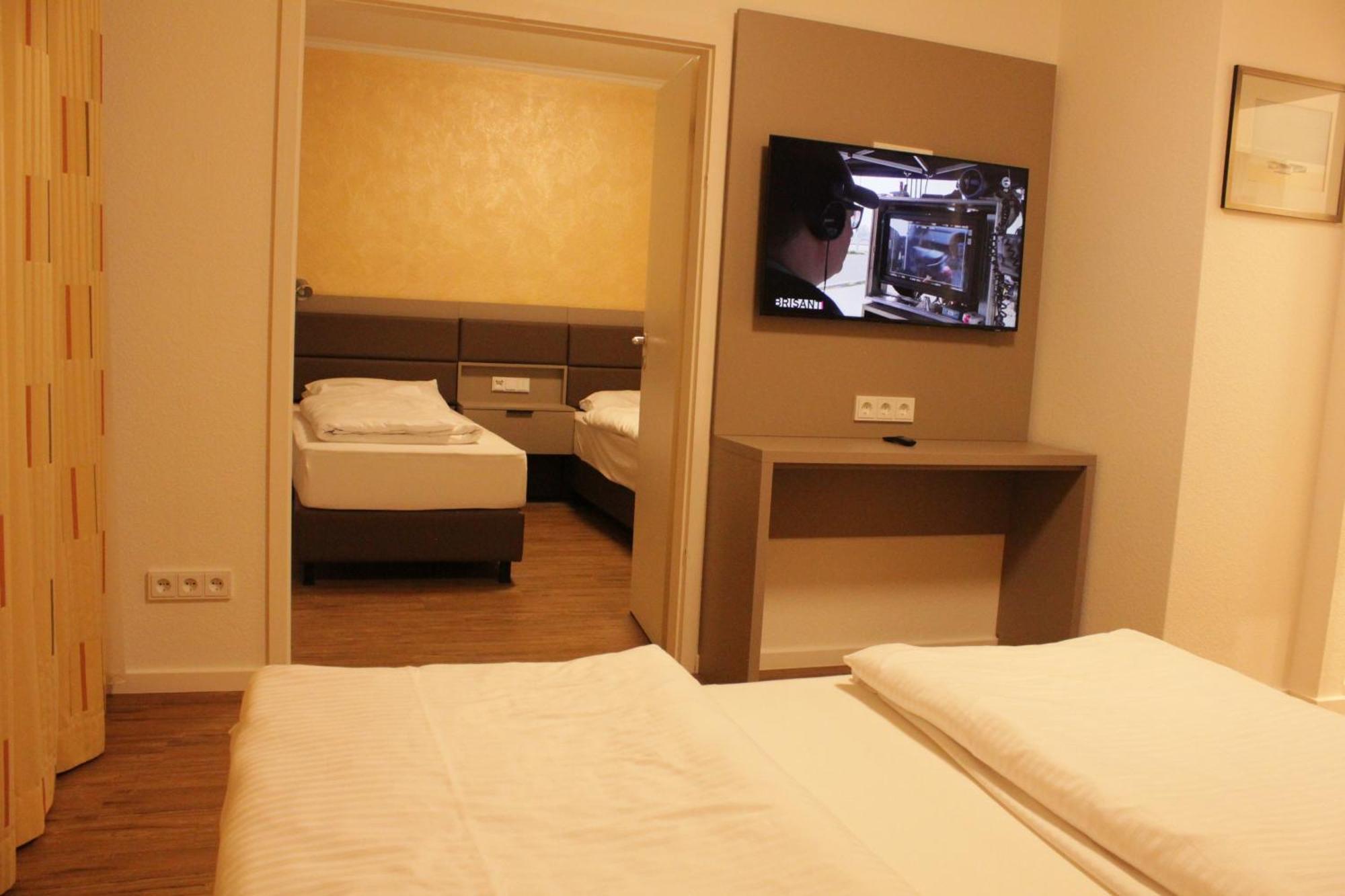 Deluxe Family Room