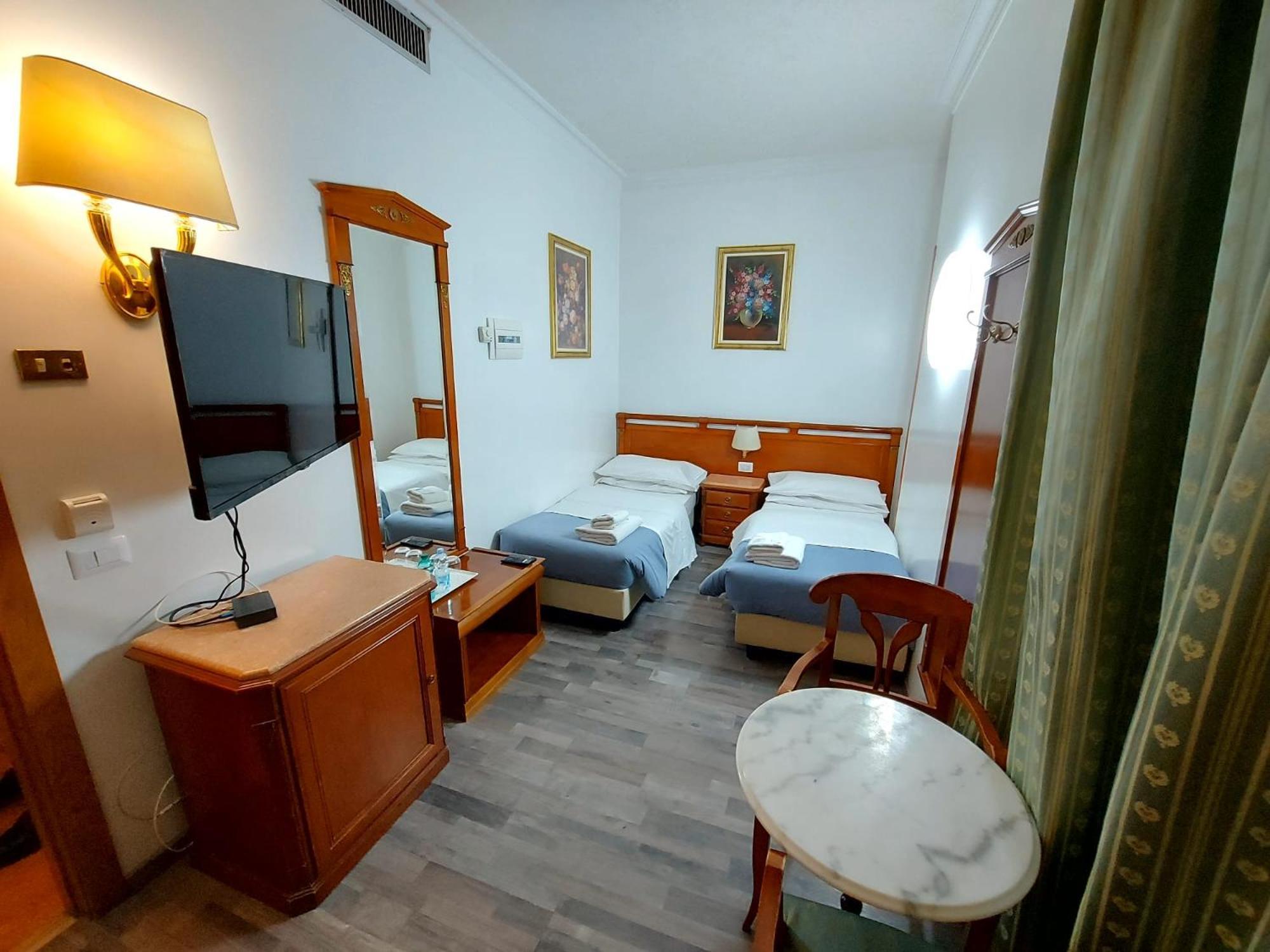 Deluxe Double or Twin Room