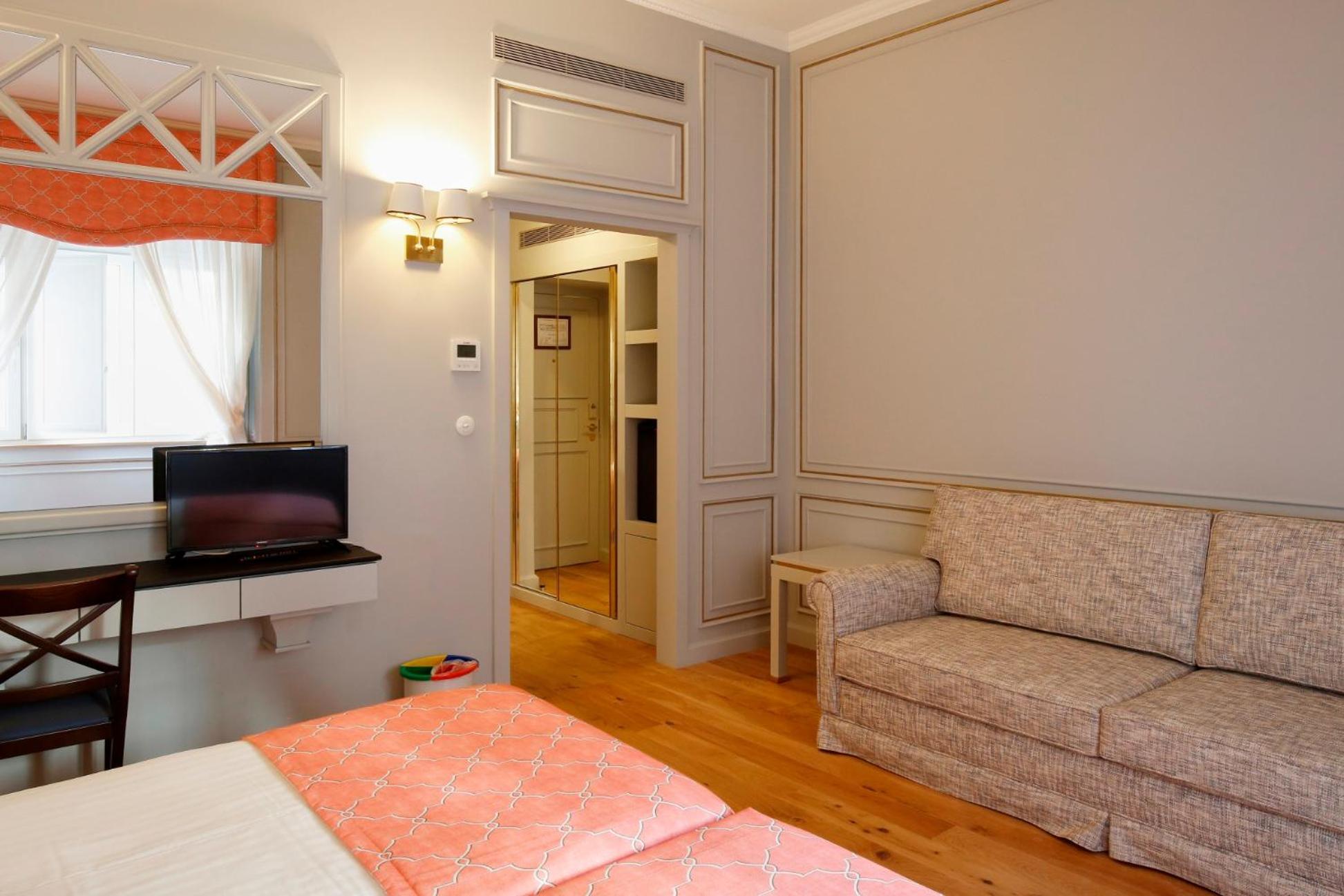 Classic Triple Room