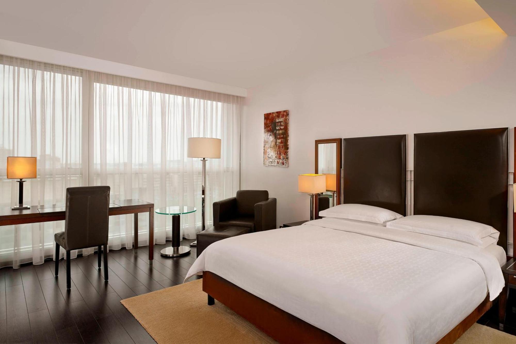 Deluxe Guest room 1 Queen,1516453027:JPEG