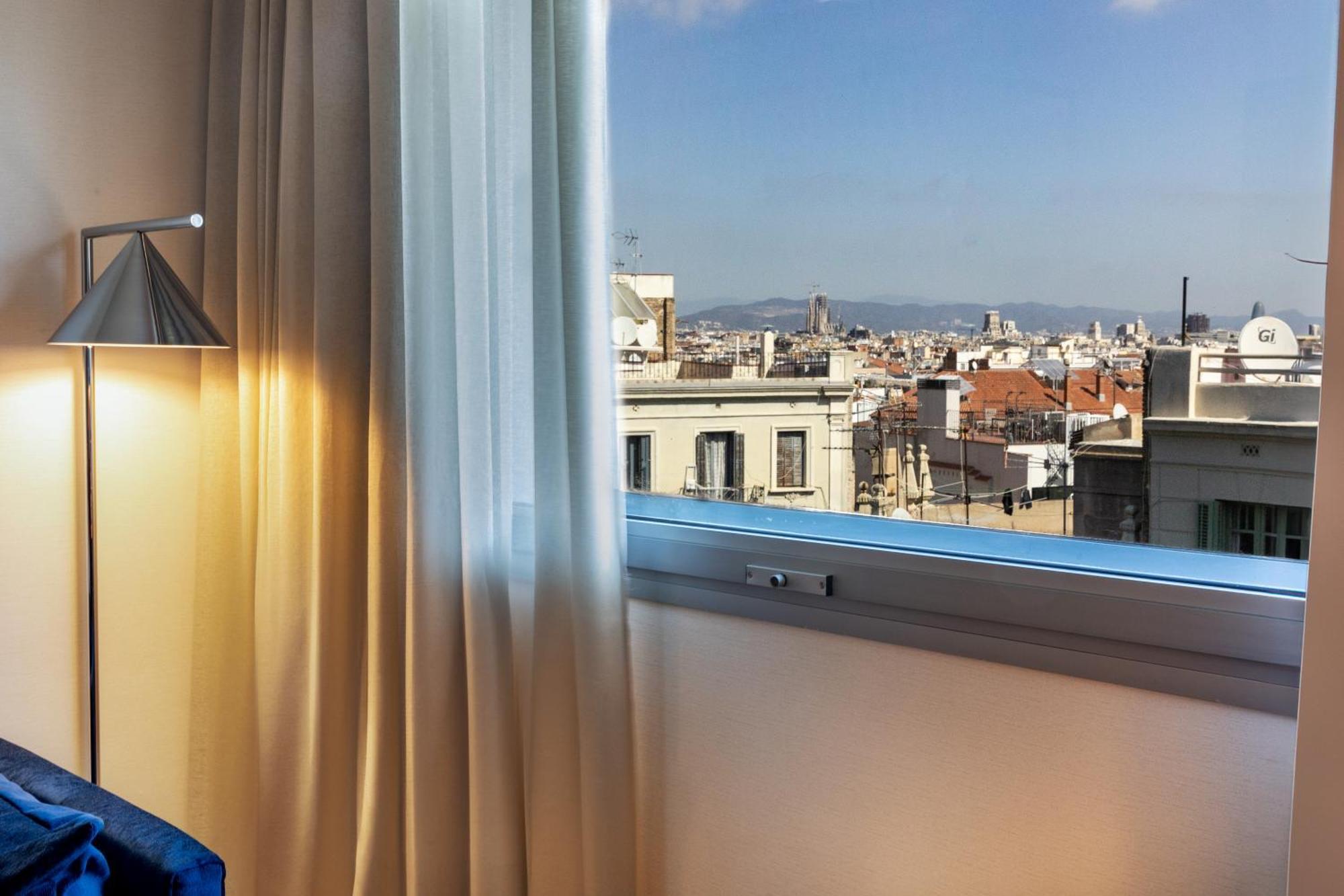 Classic Twin Room City View