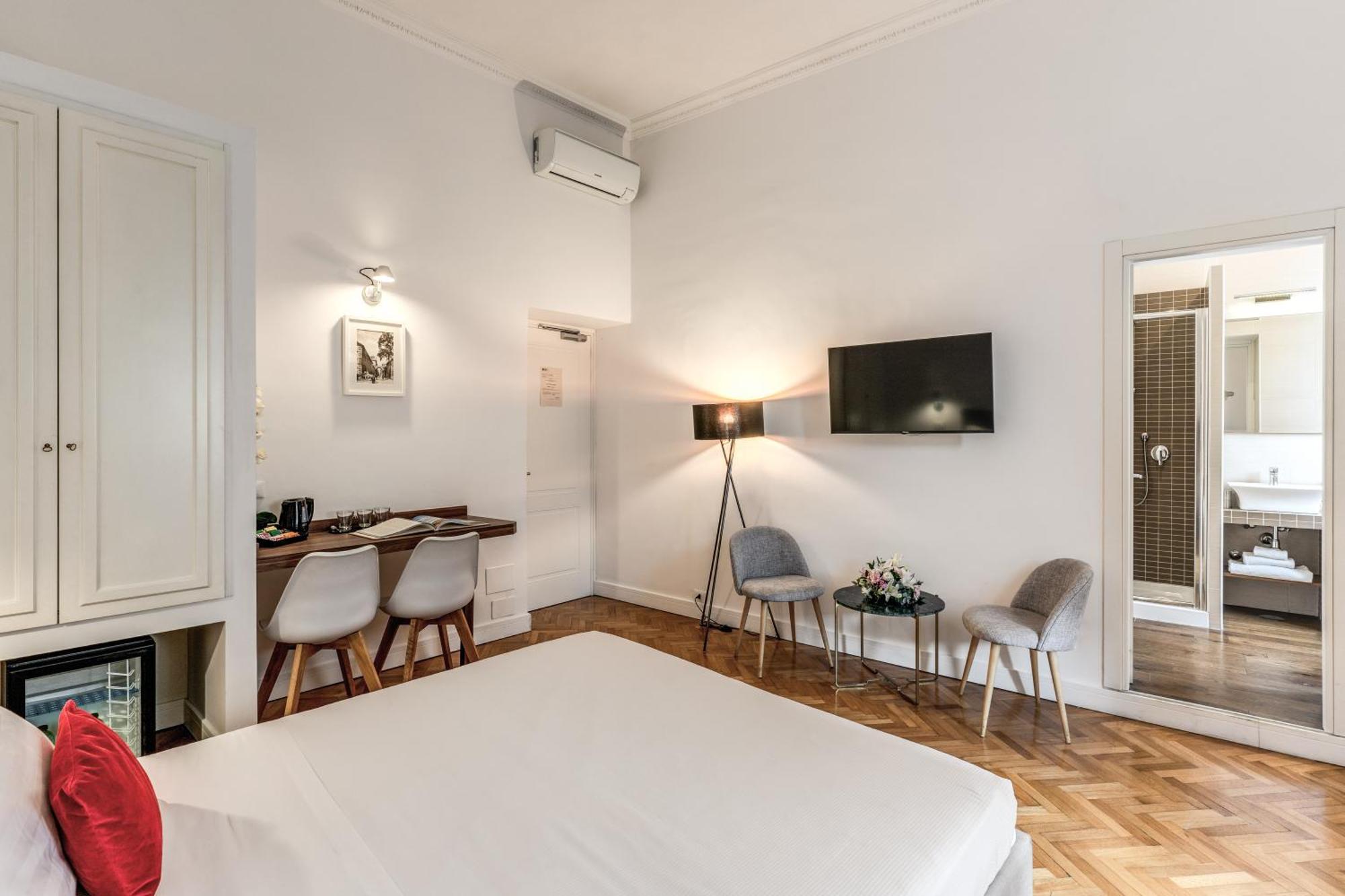 Deluxe Triple Room City View