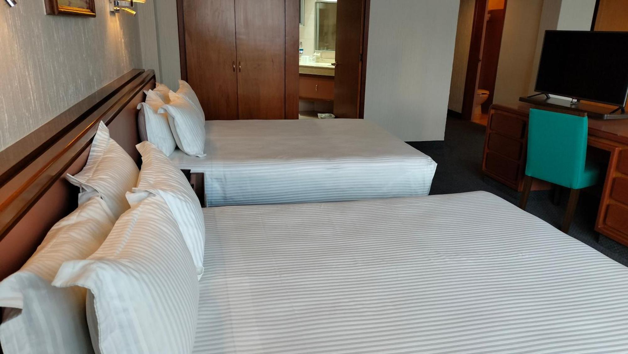 Standard Double Suite,1535141260:JPEG