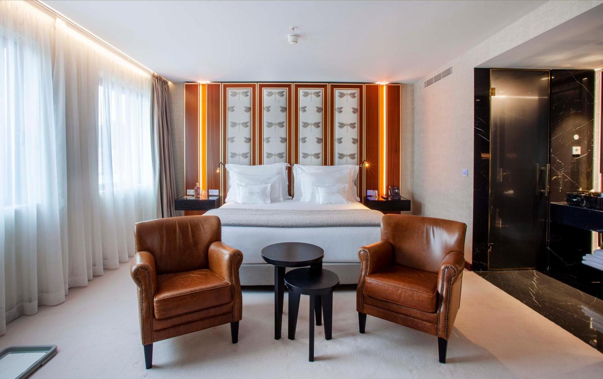 Deluxe Room,1594030472:JPEG
