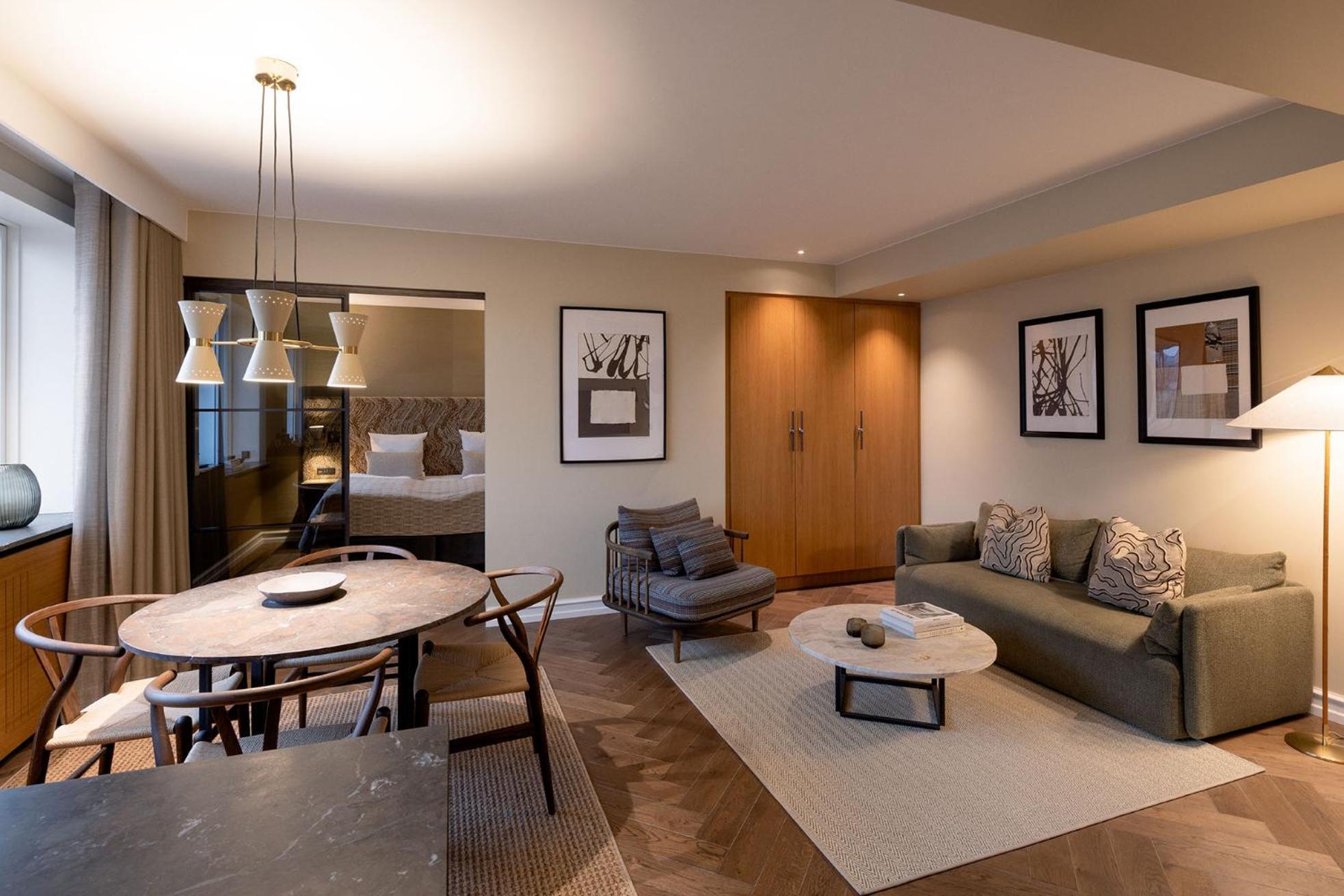 Superior One-Bedroom Apartment