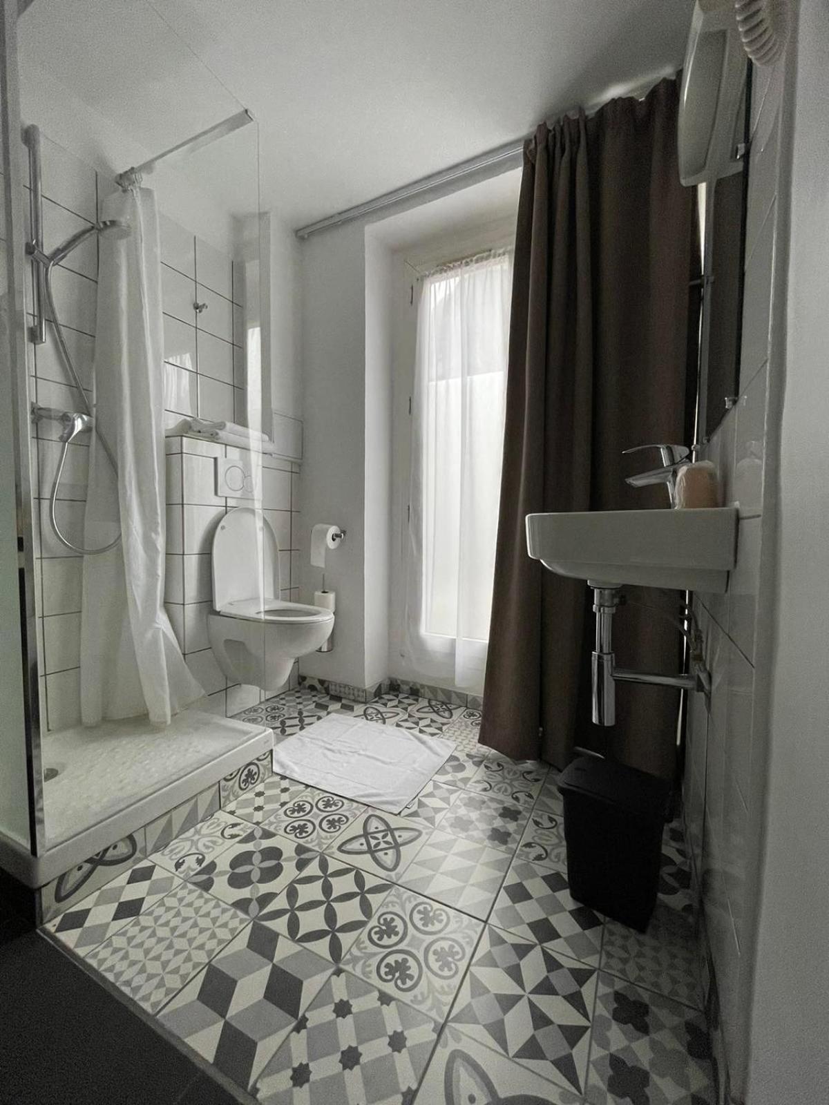 Comfort Single Room Shower Toilets,1537182115:JPEG