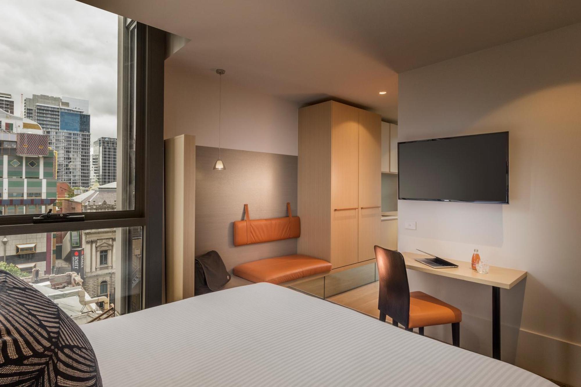 King Studio Apartment