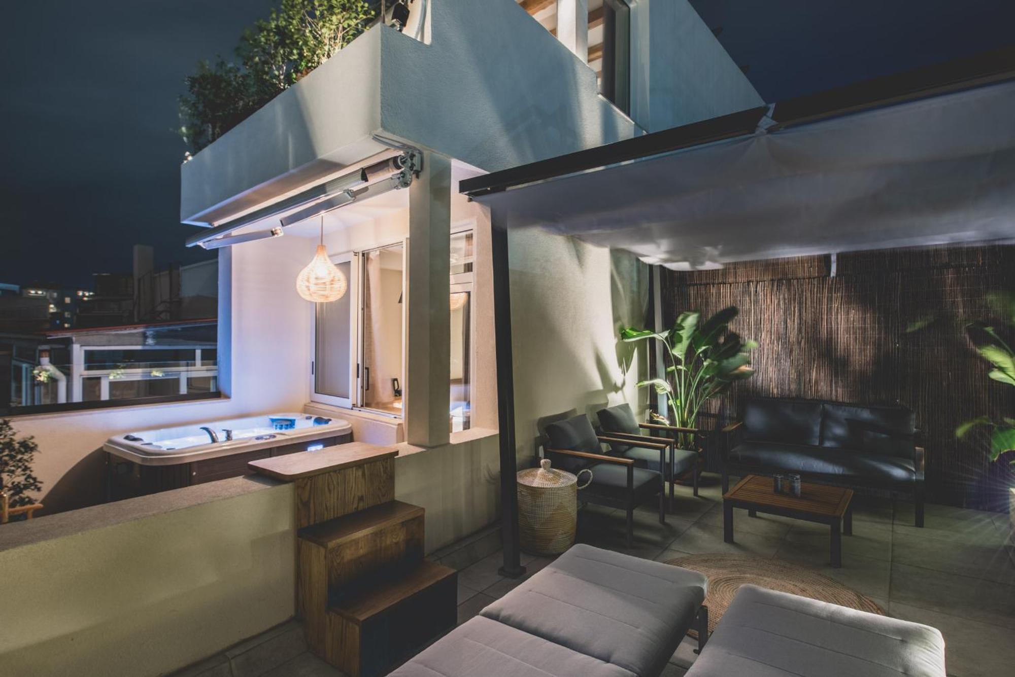 Suite with Hot Tub