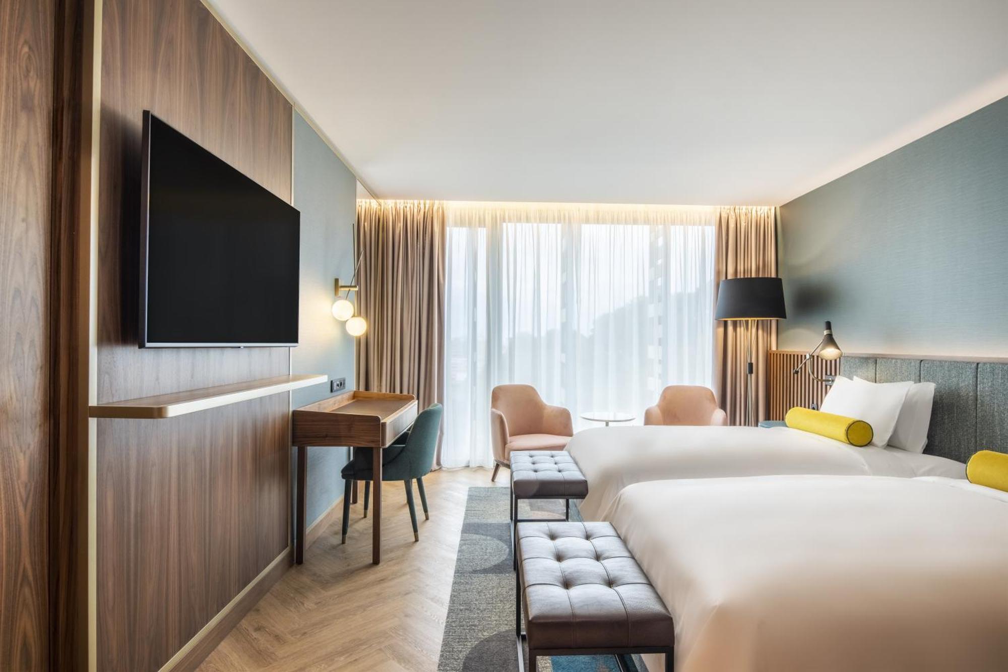 Deluxe Twin Room City View
