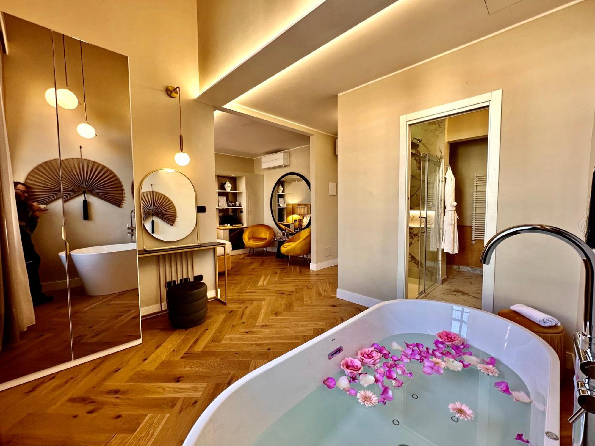King Suite with Spa Bath