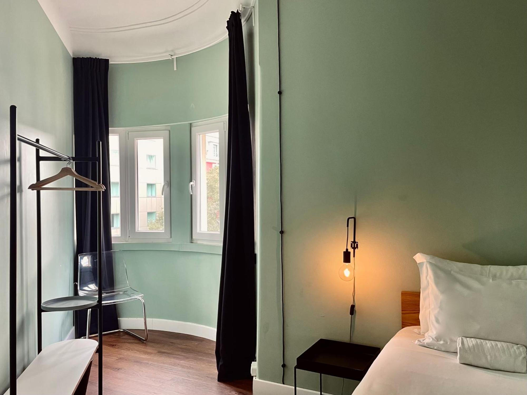 Single Room with Shared Bathroom