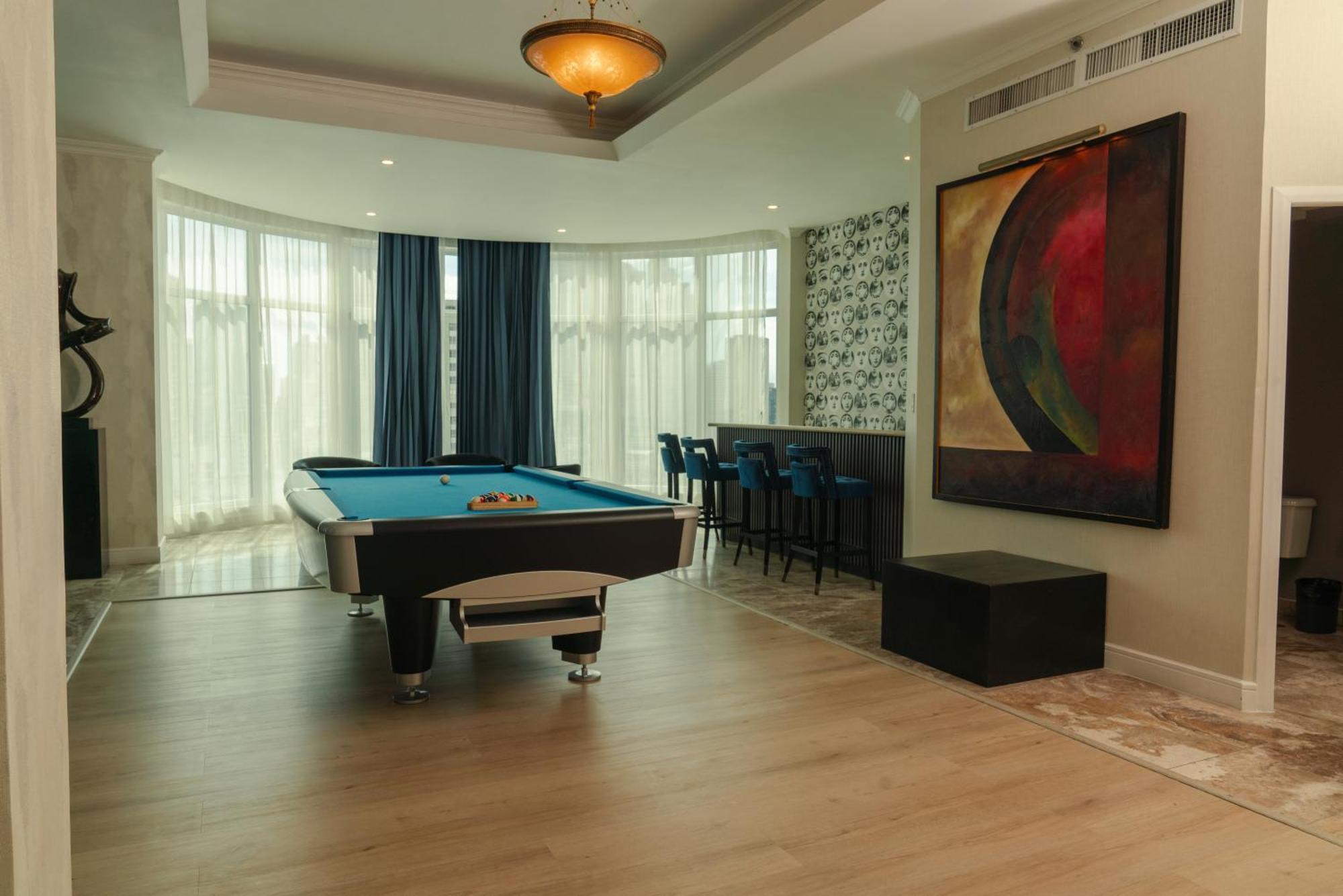 One-Bedroom Deluxe Apartment