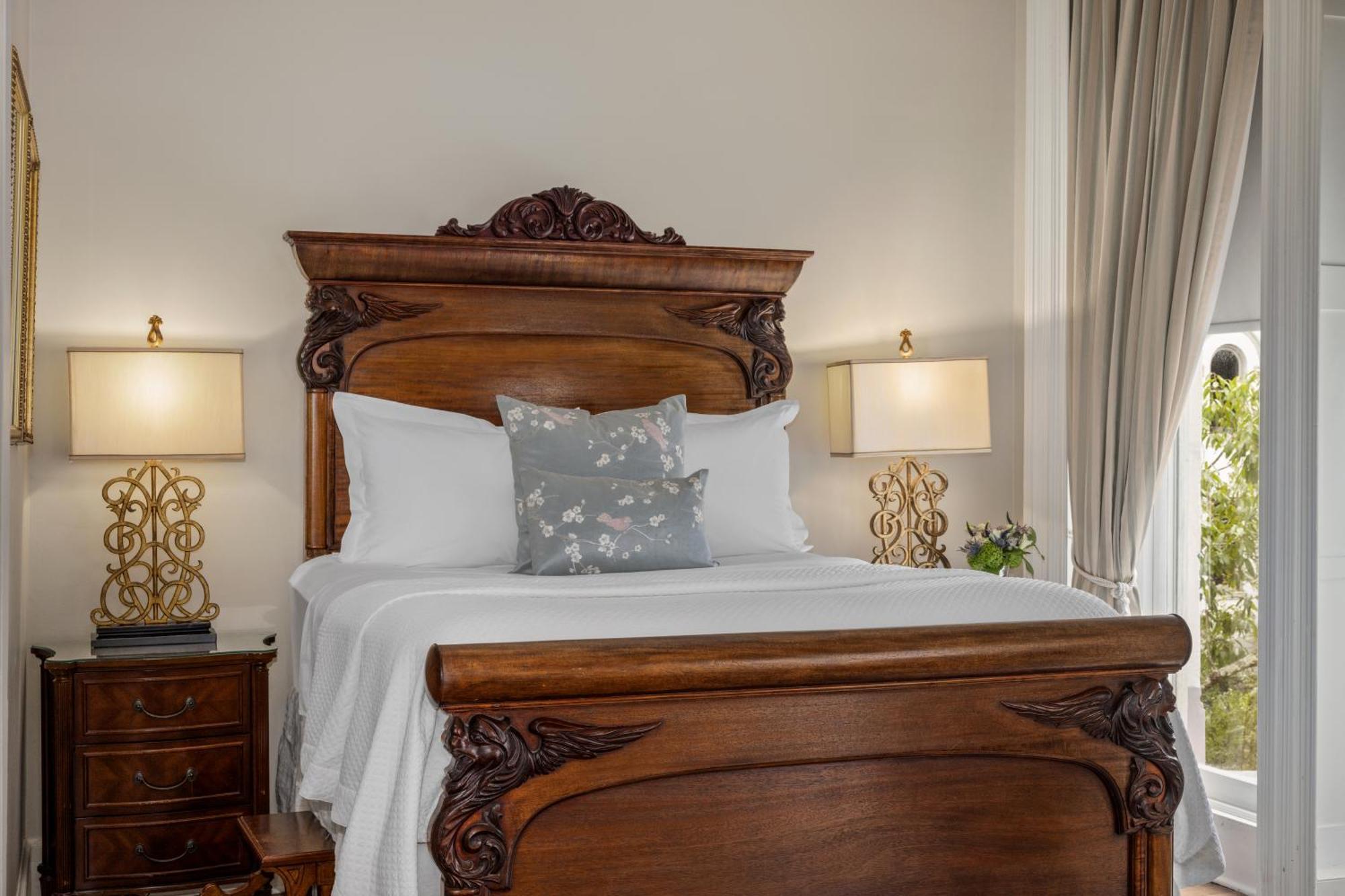 Queen Suite - James Oglethorpe Suite