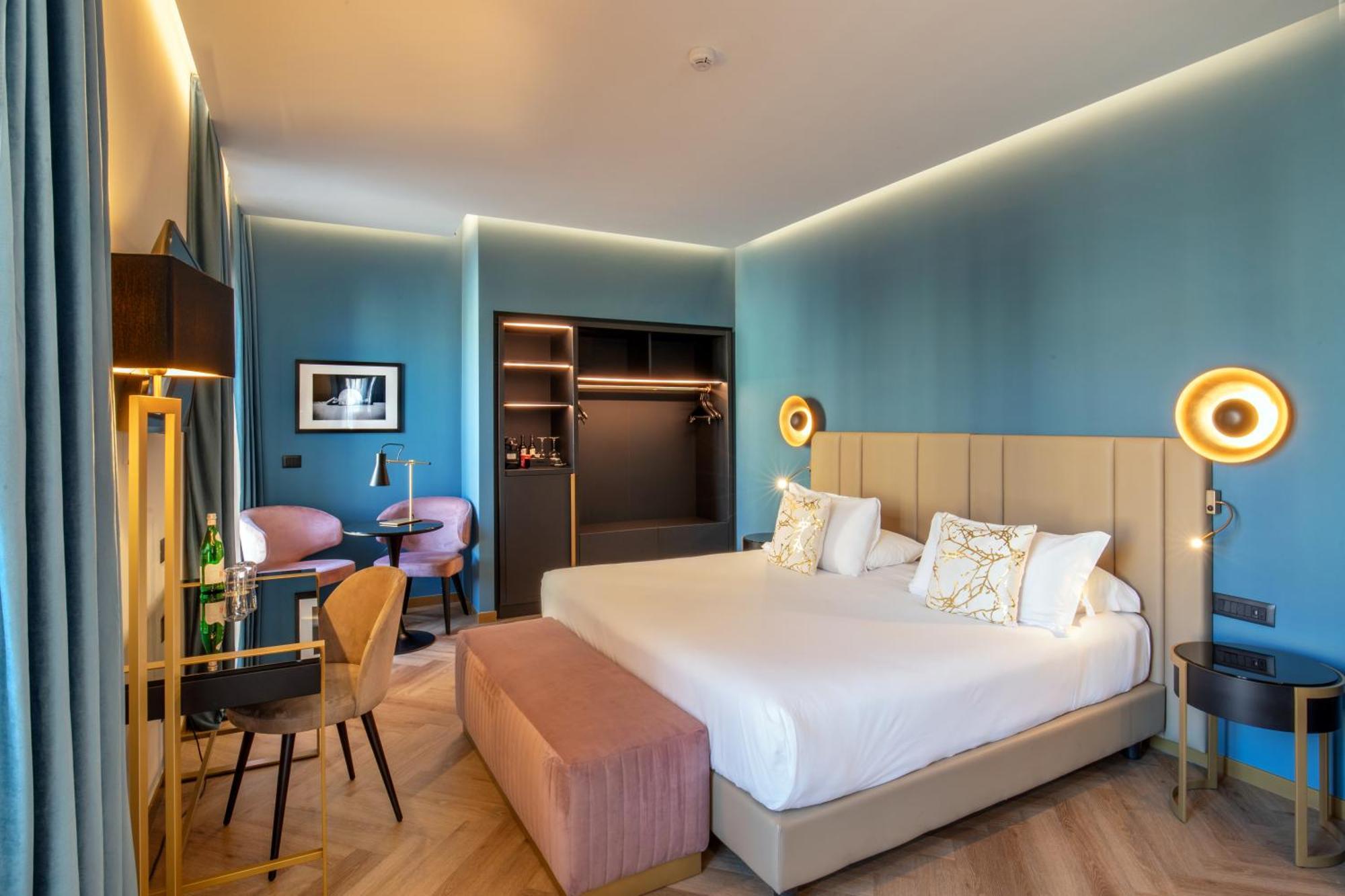 Deluxe Double or Twin Room City View
