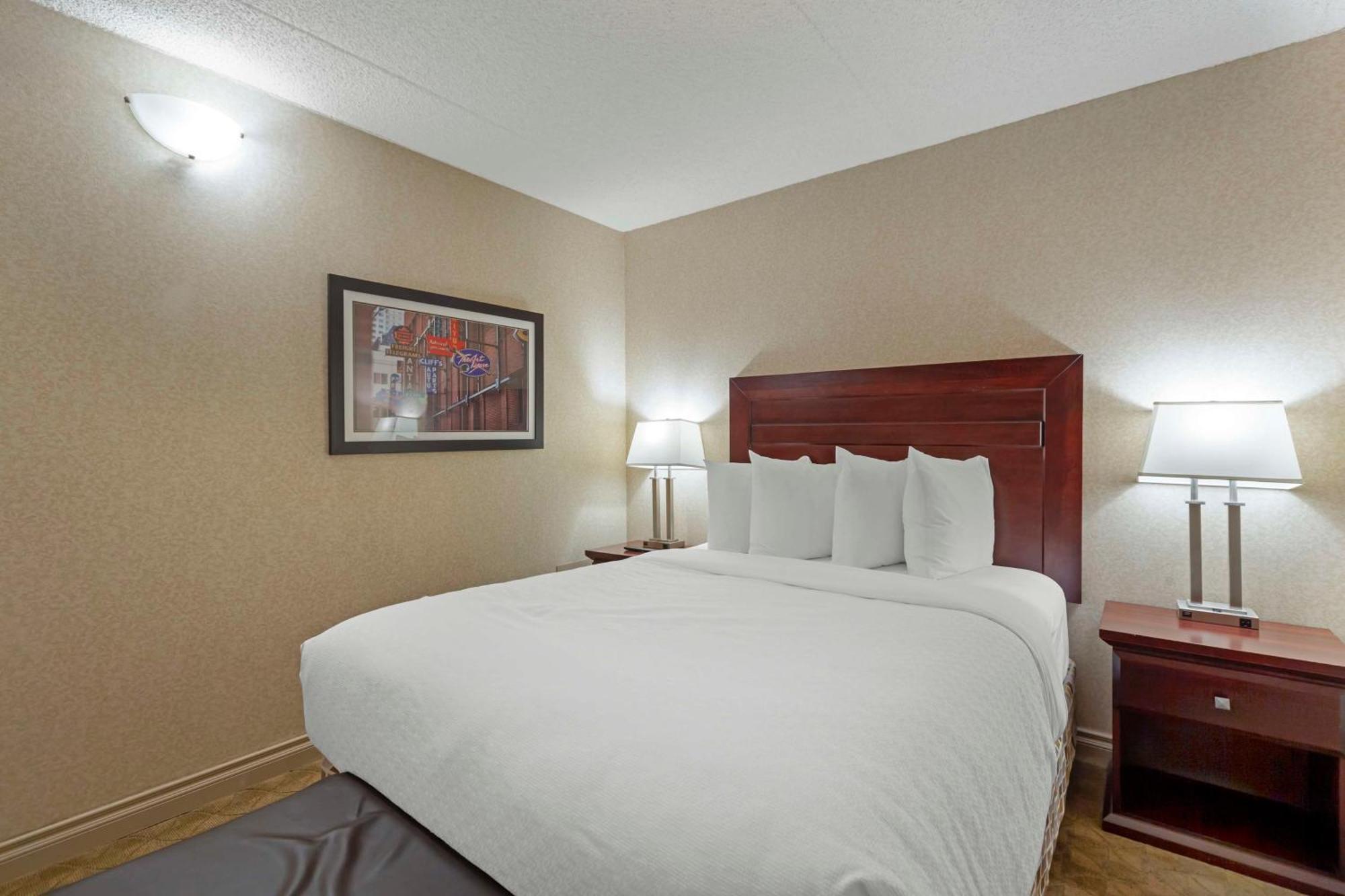 Queen Room,1542709642:JPEG