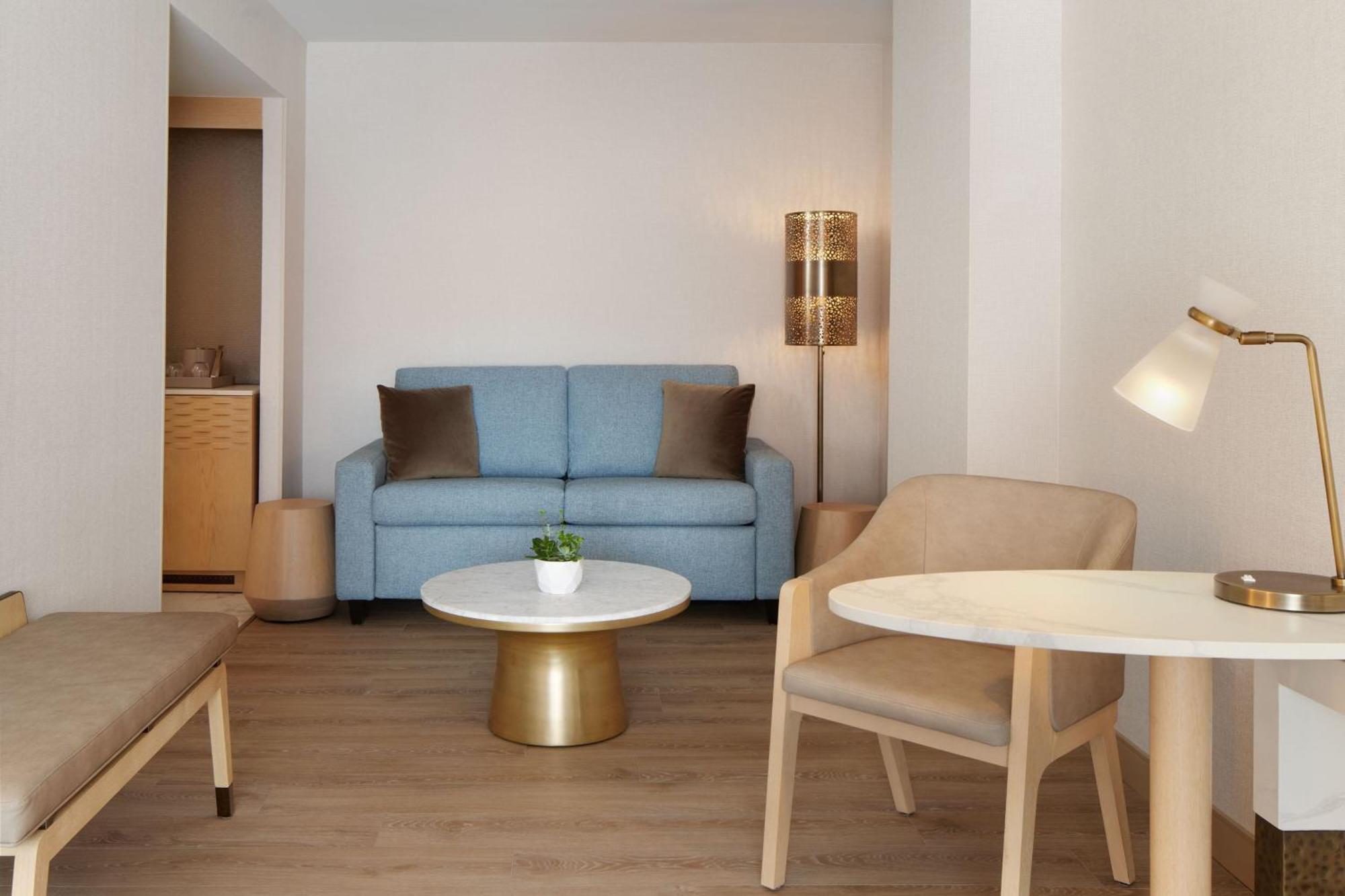 King Studio Suite