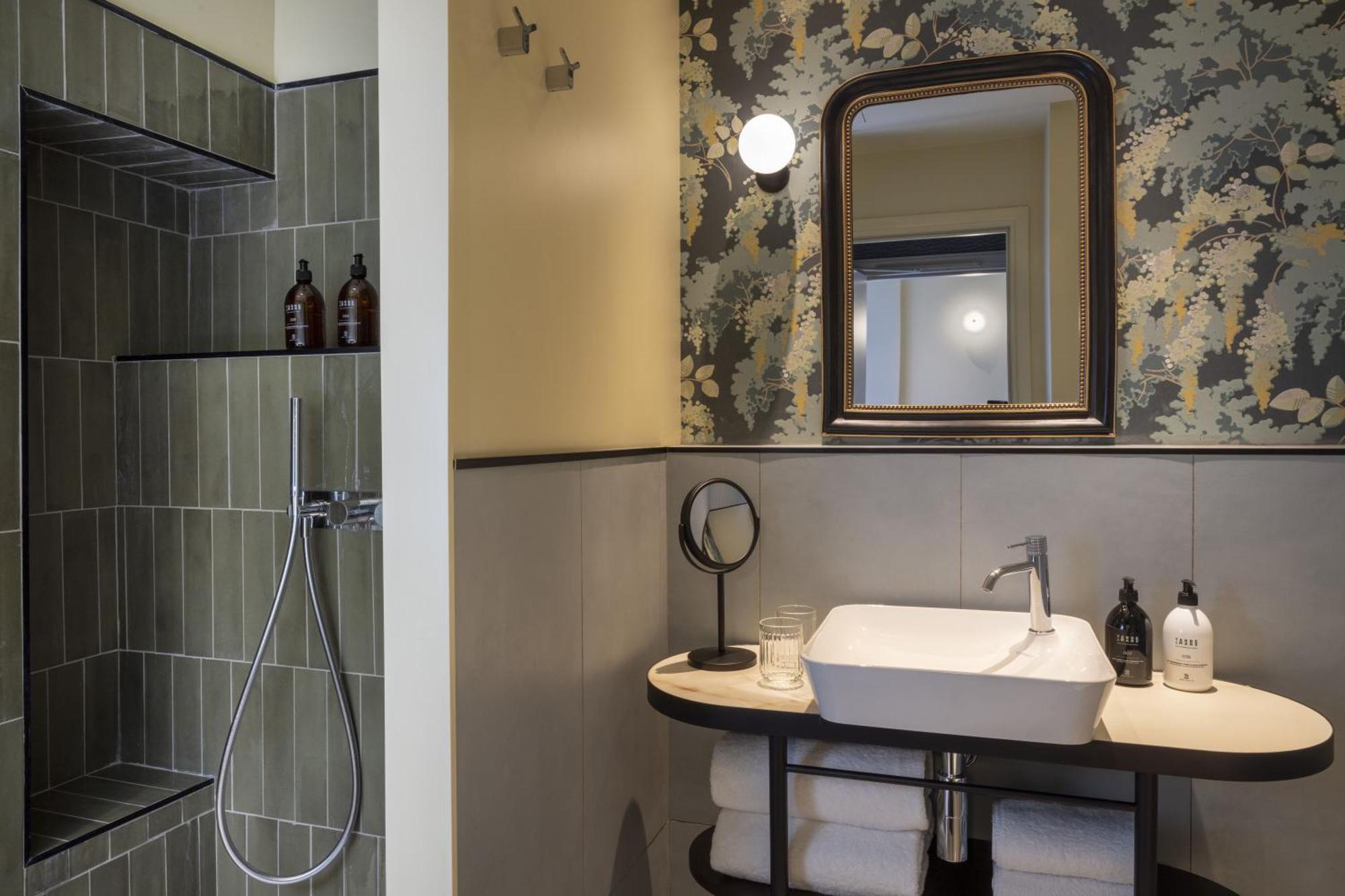 Deluxe Double or Twin Room City View