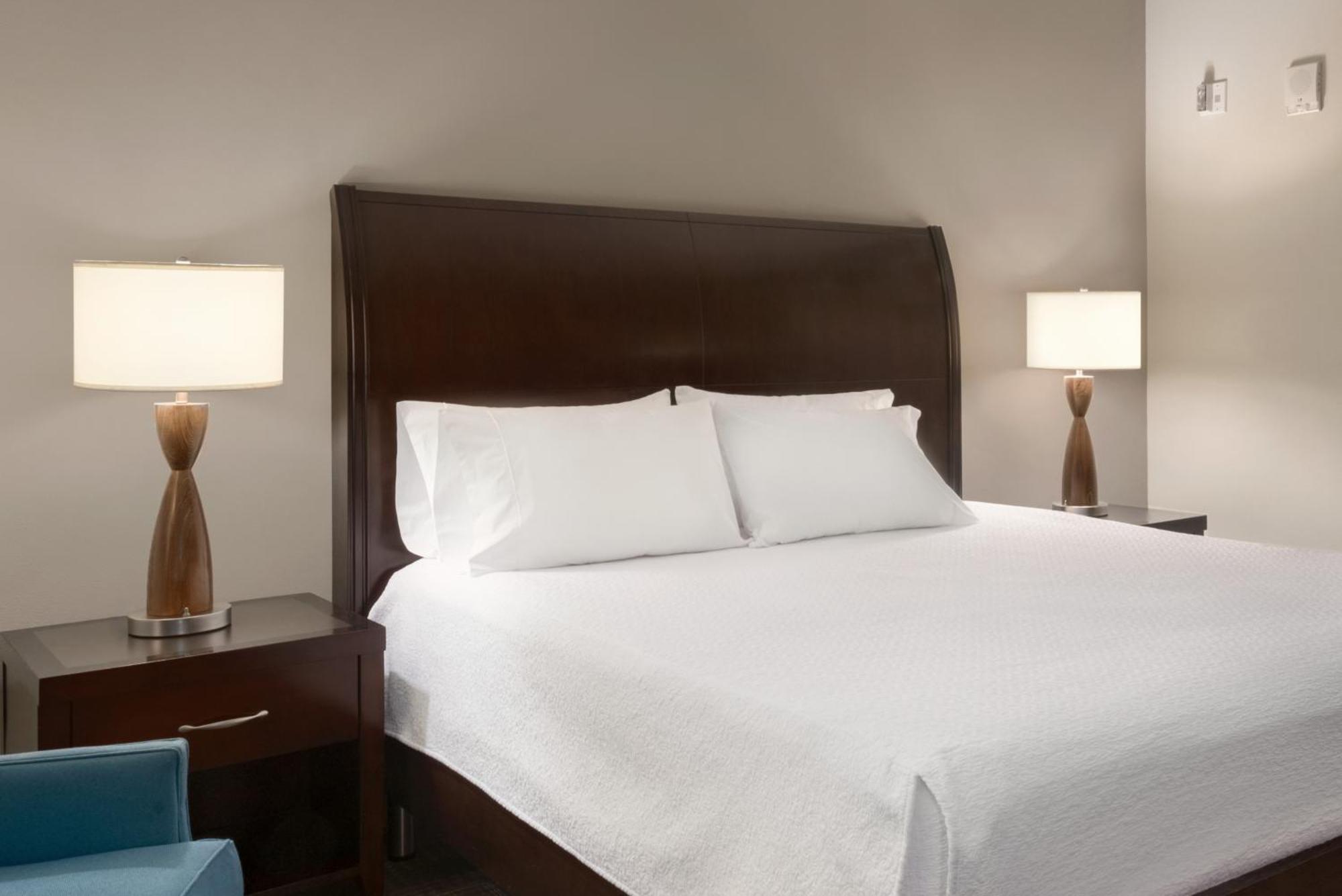 Corner King Room