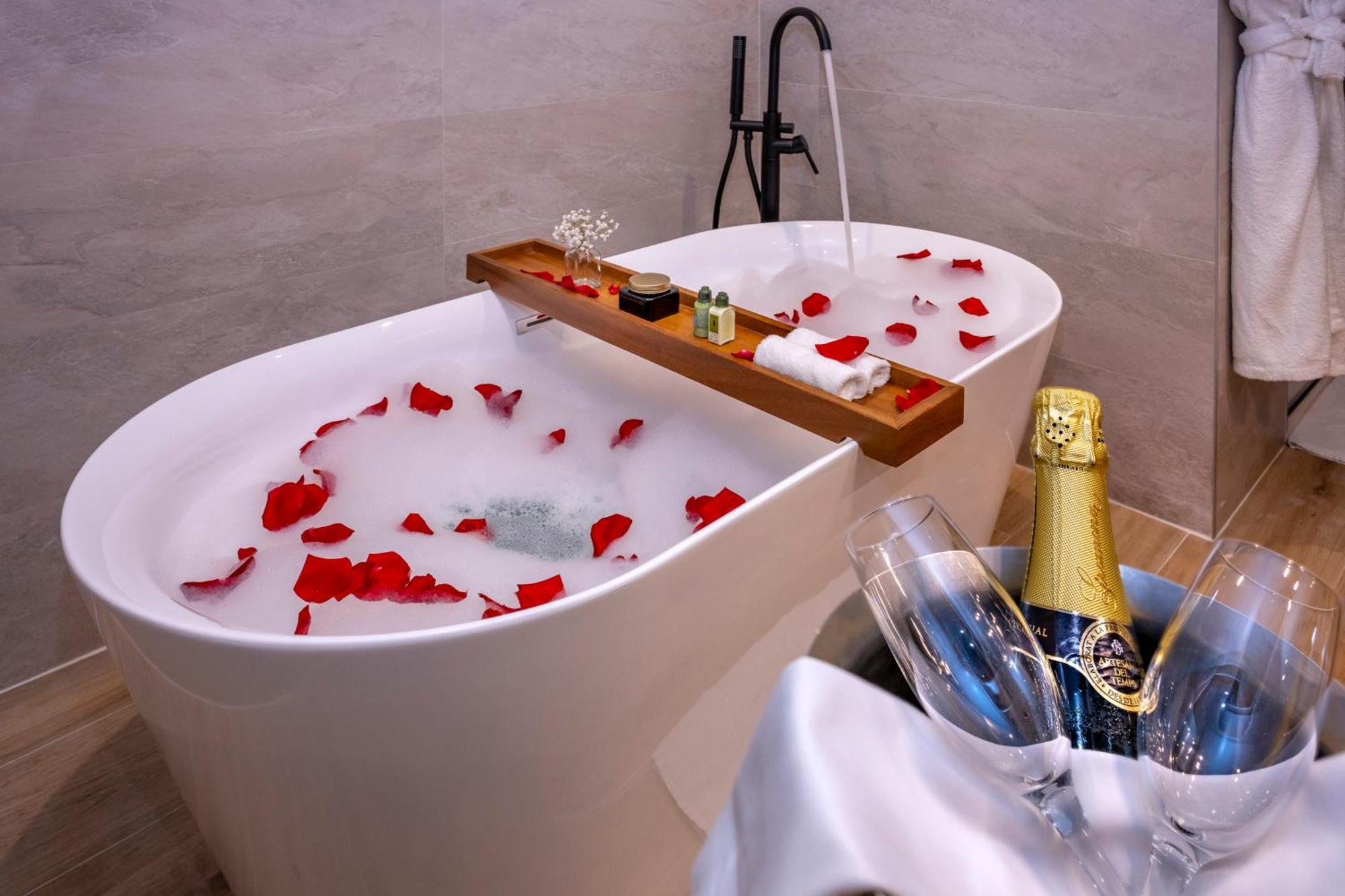 Deluxe Suite,1593640276:JPEG