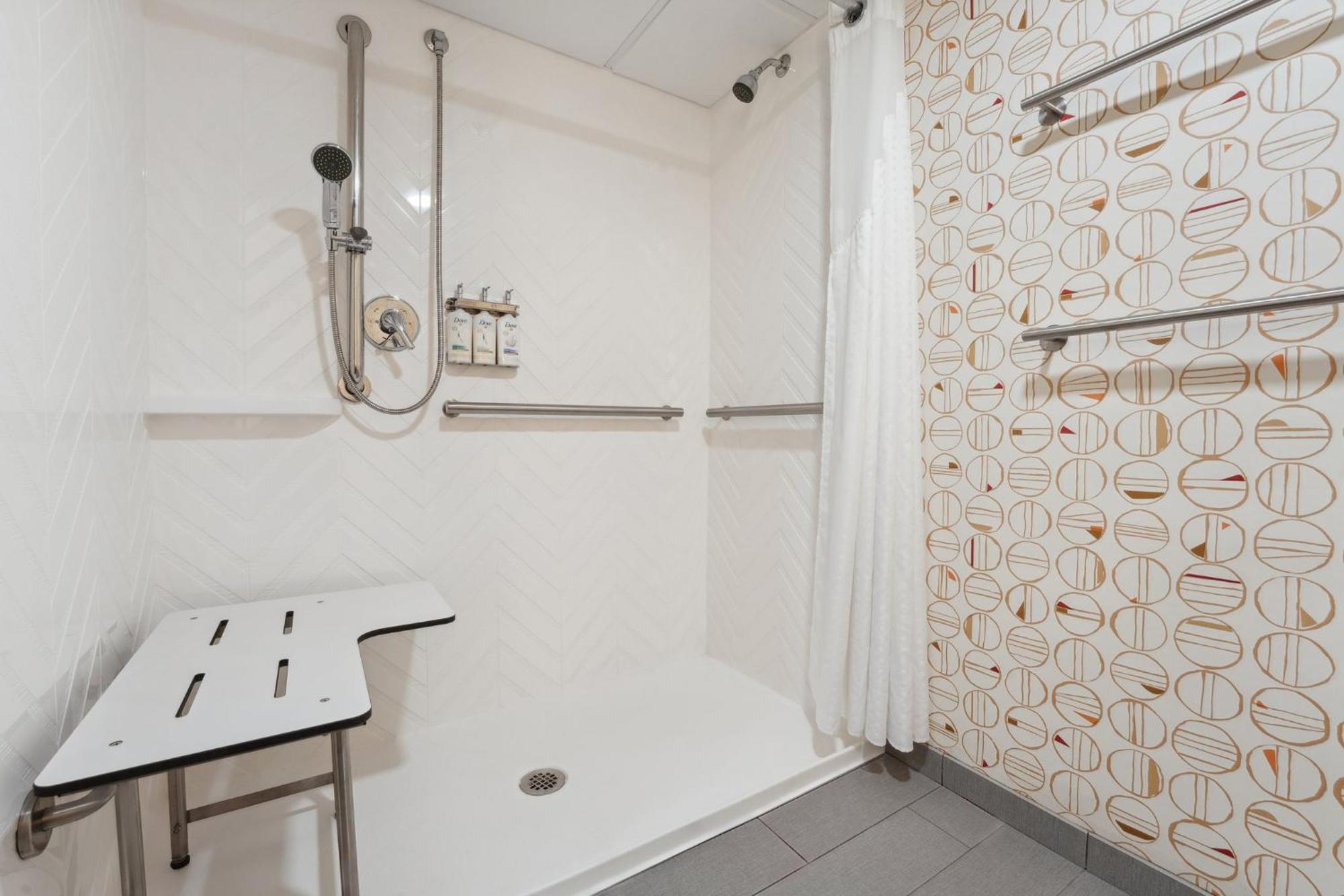 Standard King Room - Communications Accessible