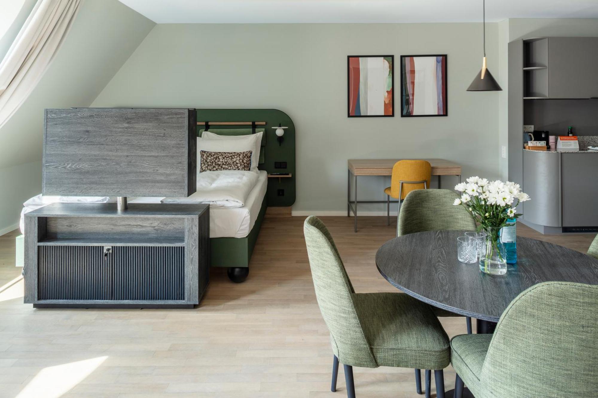 Extra Large Studio with Kitchenette and Sofa Bed