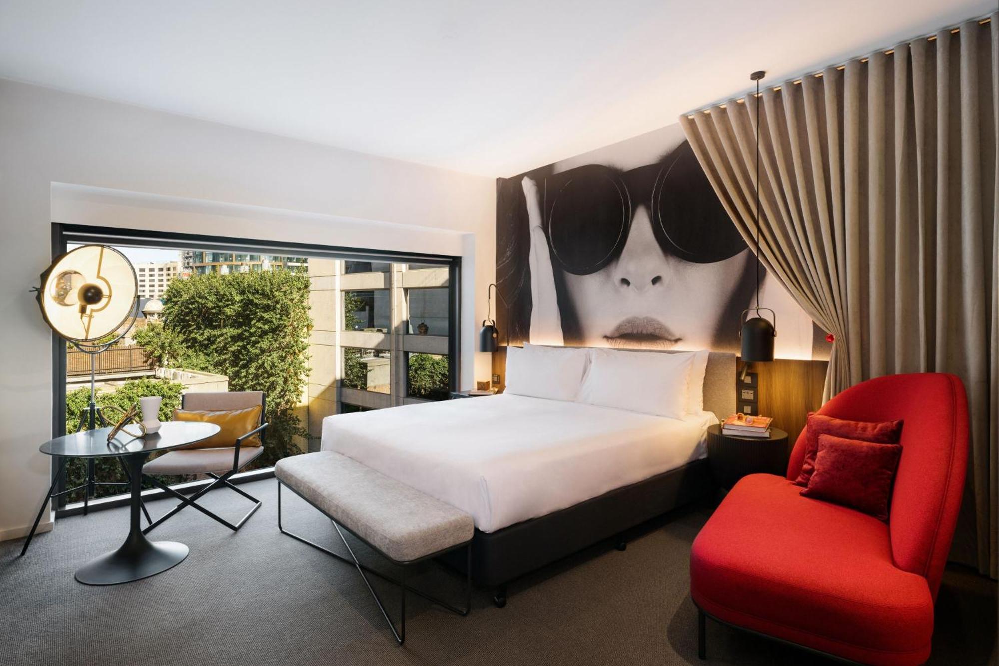 Standard King Room with City View