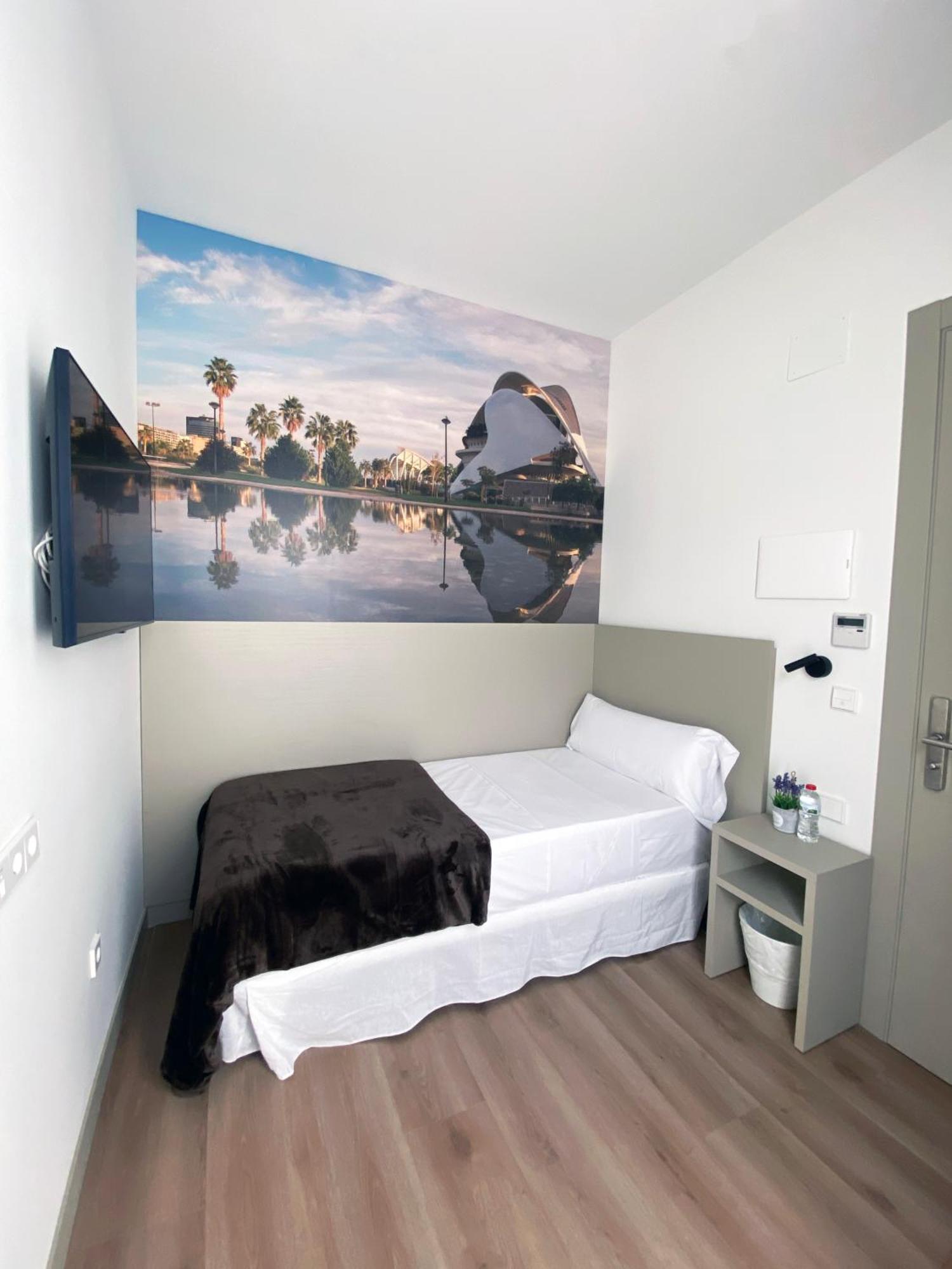 Deluxe Single Room
