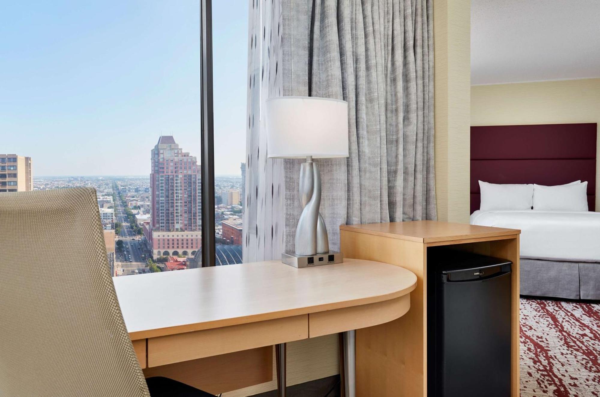 Queen Room with Bath Tub - Disability Access
