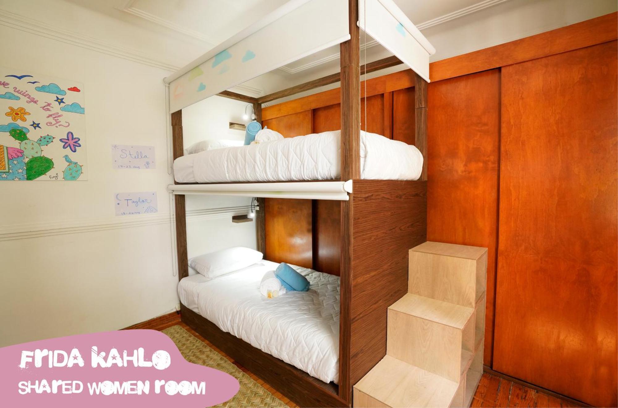 Single Bed Female Dormitory Room,1621478683:JPEG