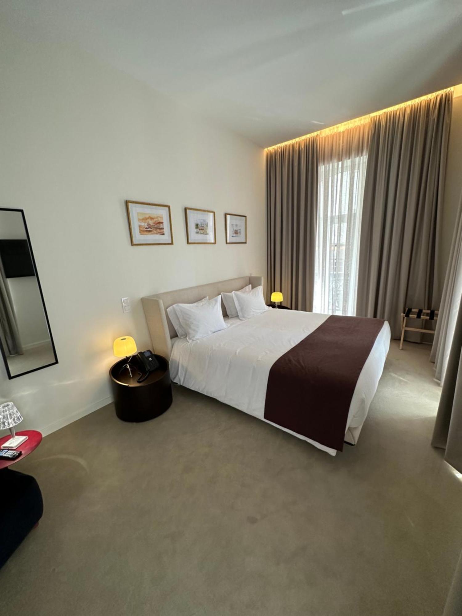 Deluxe Room,1549401829:JPEG